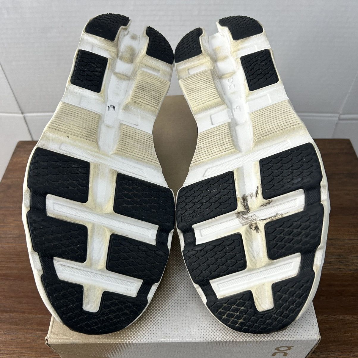 On On Running Cloudmonster 2 Gray Athletic Shoes Size M9.5/W11 Size US 9.5 / EU 42-43 - 6 Thumbnail