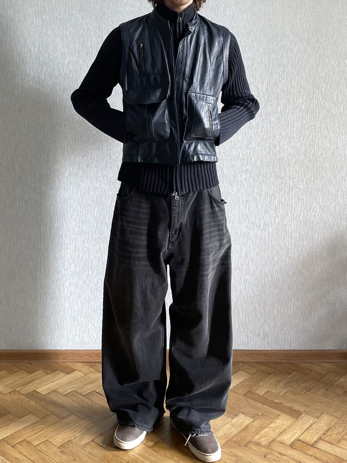Vintage Leather Vest: 1980s Iron Areitio Zipper & Main Plastic Diana Size US L / EU 52-54 / 3 - 19 Thumbnail