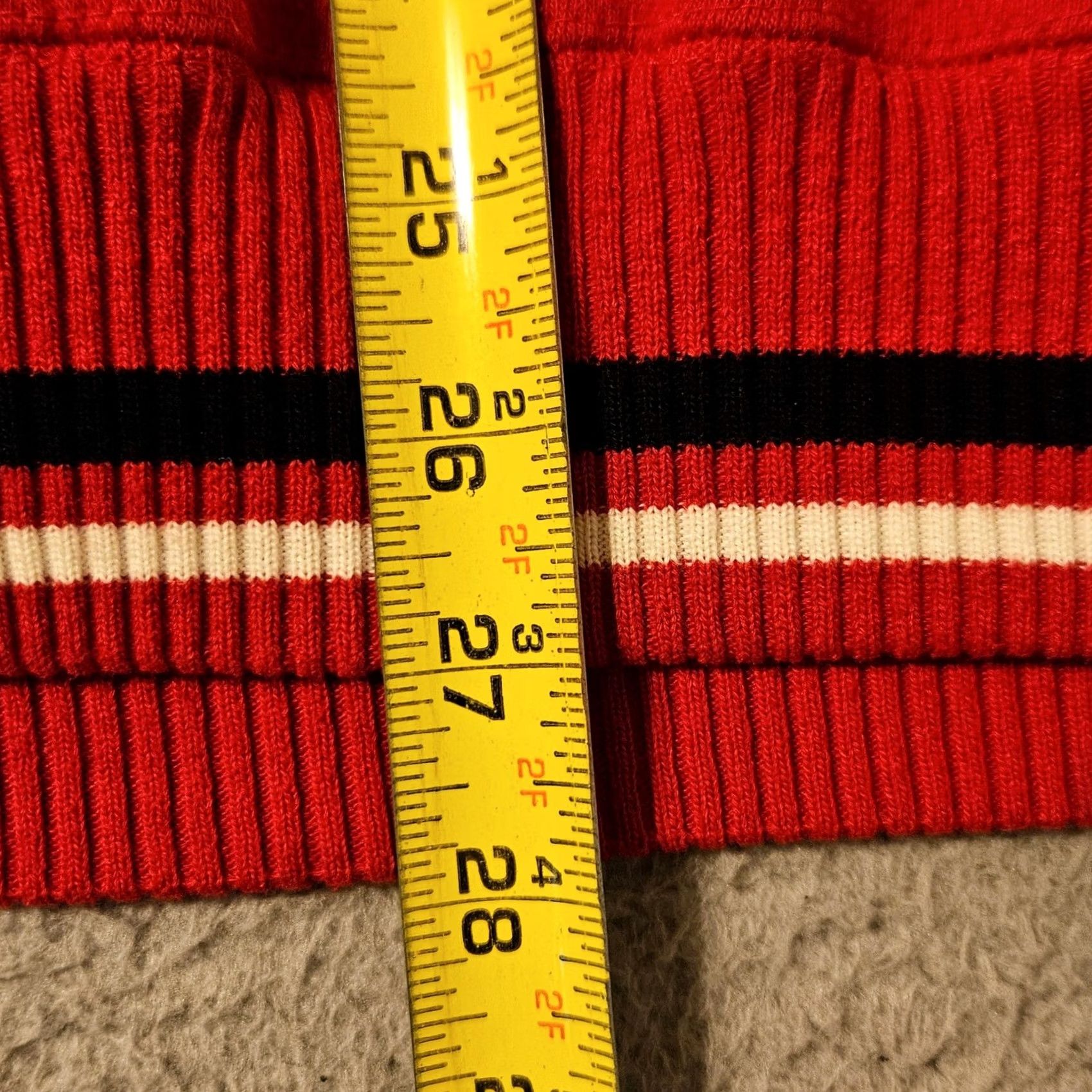 Lee VINTAGE Lee Sport Sweatshirt Tampa Bay Buccaneers NFL Pullover Mens L Red Embroidered Logo 90s Football Graphic Print Heavyweight Size US L / EU 52-54 / 3 - 5 Thumbnail