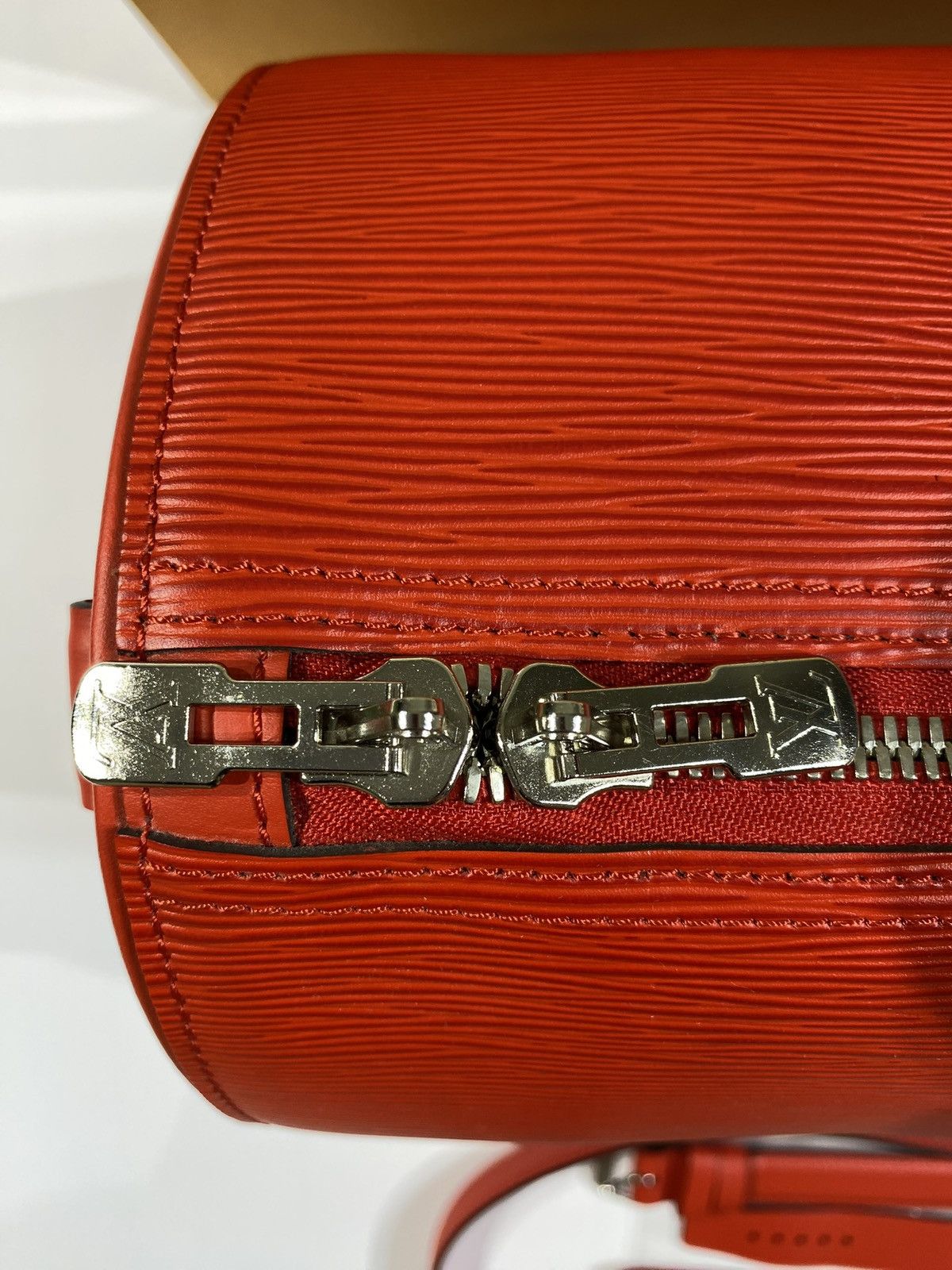 Louis Vuitton × Supreme Louis Vuitton X Supreme 45 Epi duffel Keepall Bandouliere Size ONE SIZE - 10 Thumbnail