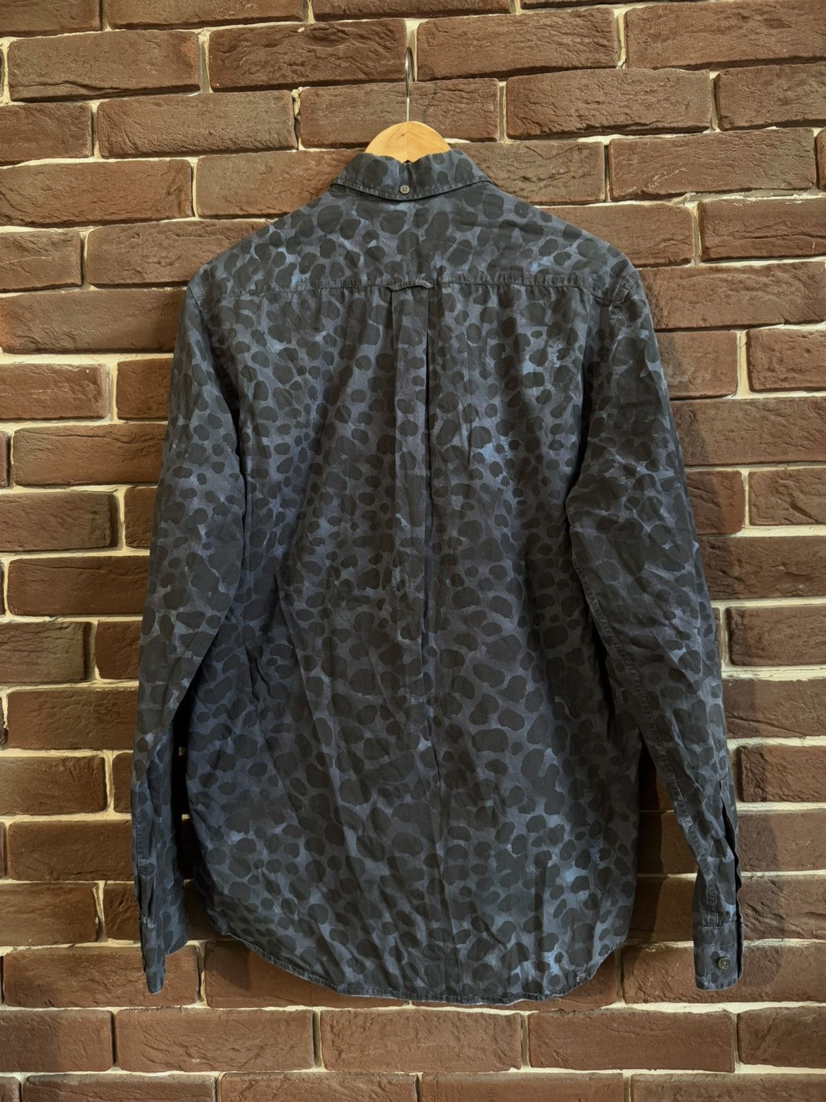 Acne Studios AW13 Acne Studios Isherwood Animal Button Up Shirt Blue 48 Size US M / EU 48-50 / 2 - 2 Thumbnail
