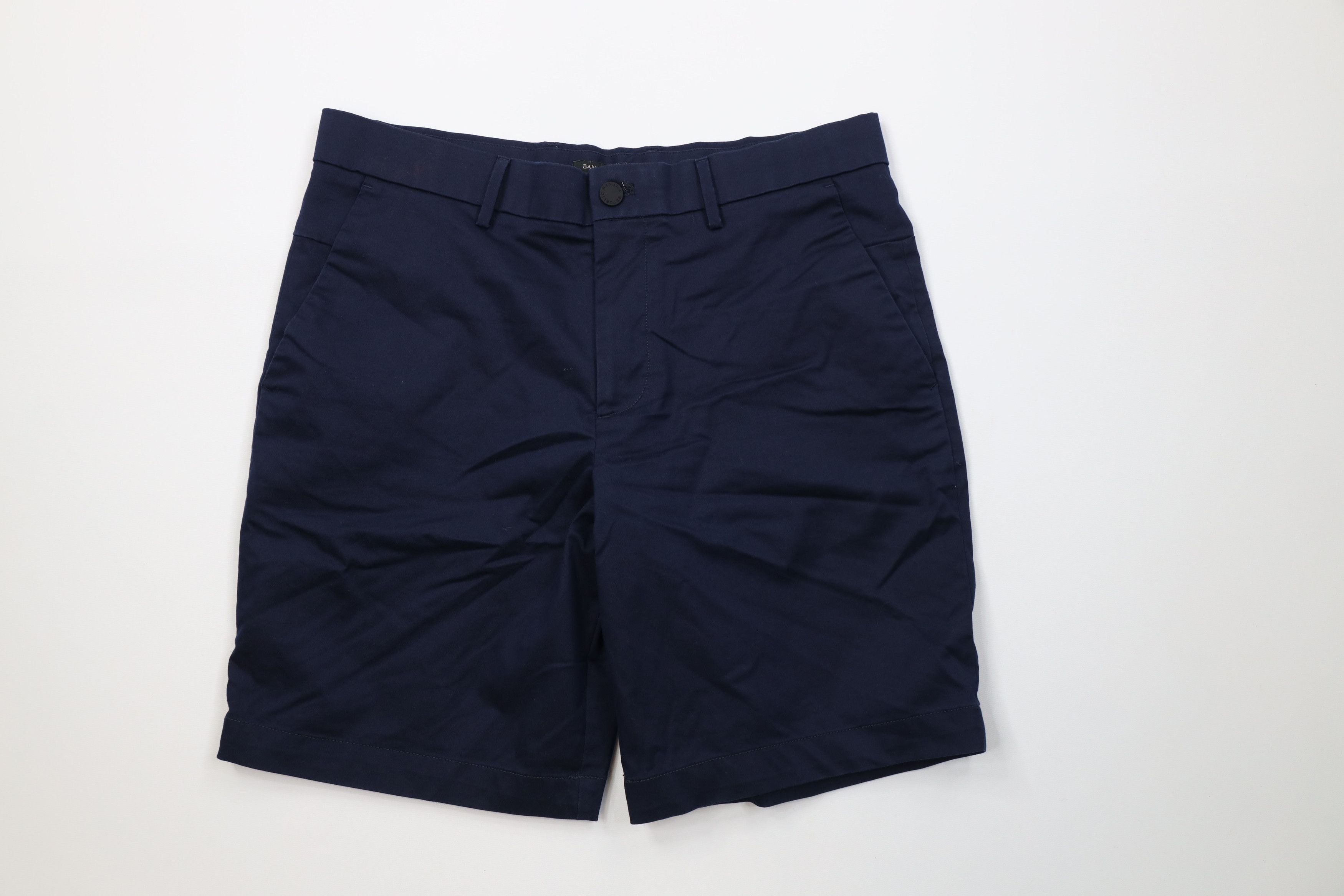 Banana Republic Banana Republic Aiden Tech Above Knee Chino Shorts Navy Blue Size US 33 - 1 Thumbnail