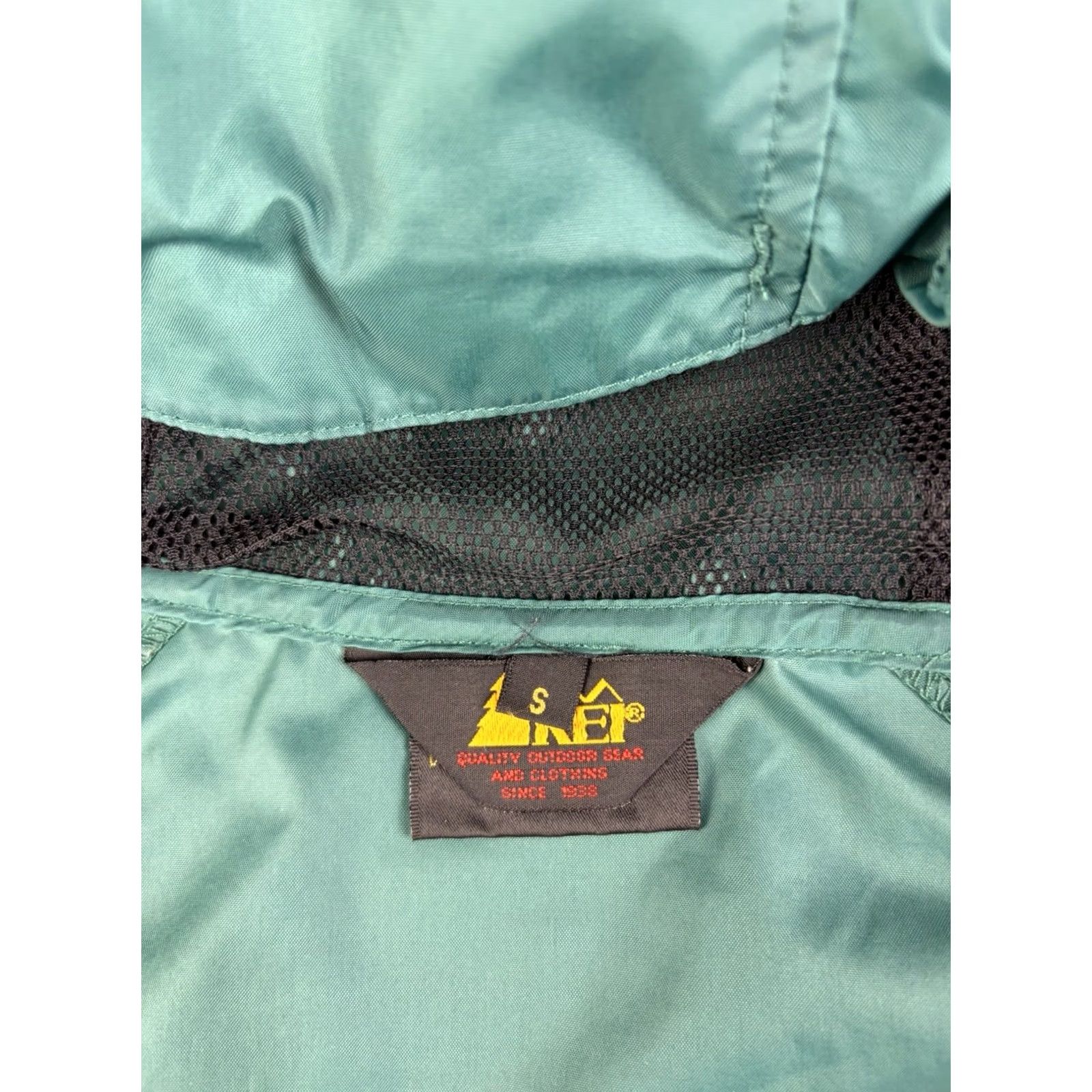 Vintage VINTAGE REI Co Op Jacket Windbreaker USA Anorak Nylon Zip Green S Adults Mens 80s Guardsman Windbreaker, Hiking Size US S / EU 44-46 / 1 - 4 Thumbnail