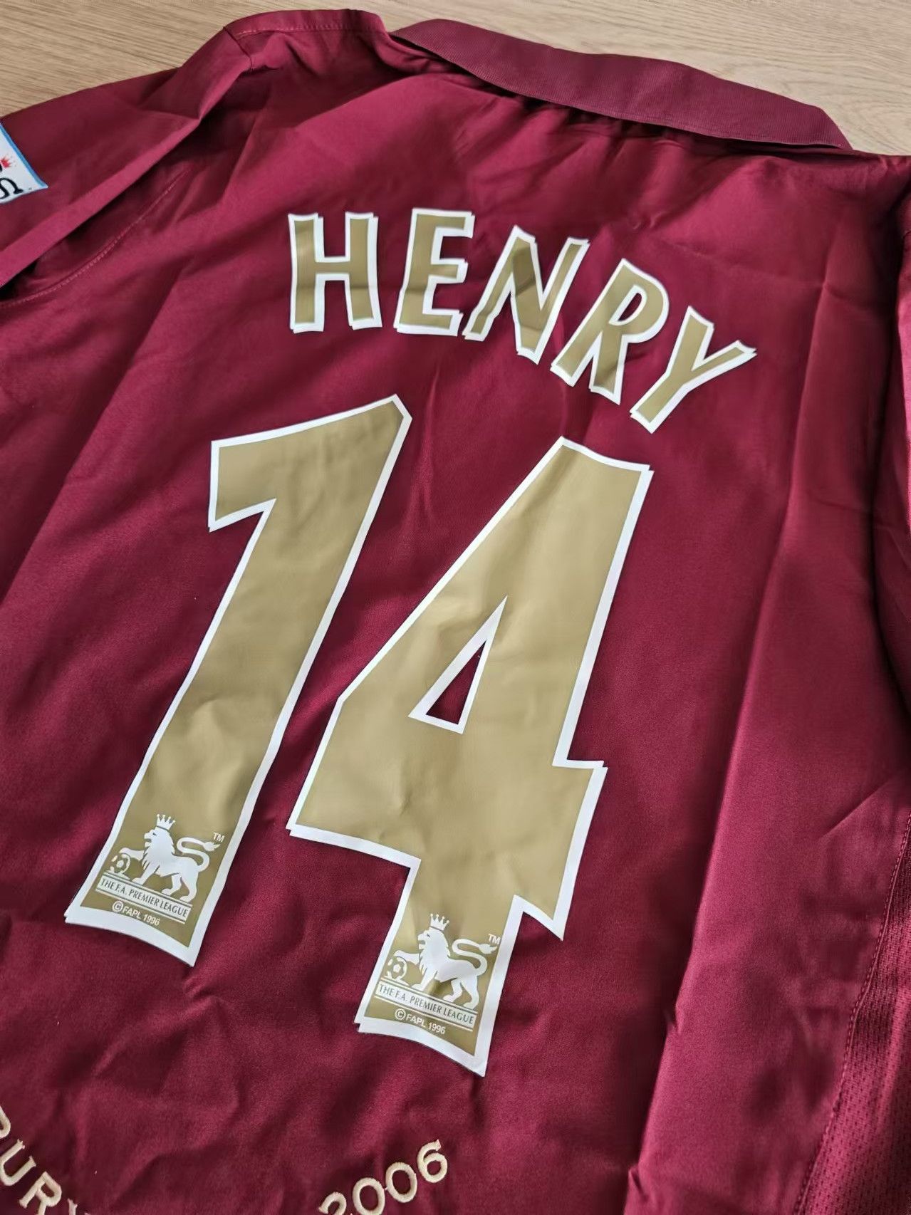 Other Thierry Henry Jersey 2005 Arsenal Size US M / EU 48-50 / 2 - 3 Thumbnail