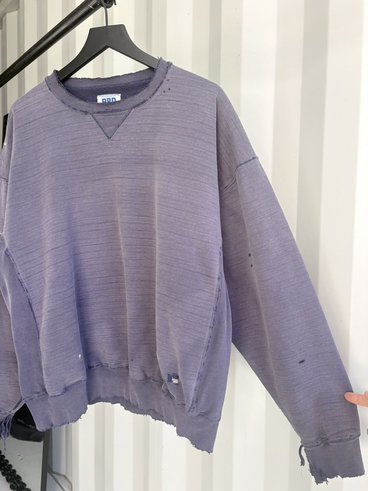 Vintage Vintage Thrashed Distressed Sun Faded Sweatshirt Grunge Boxy Size US XL / EU 56 / 4 - 1 Thumbnail