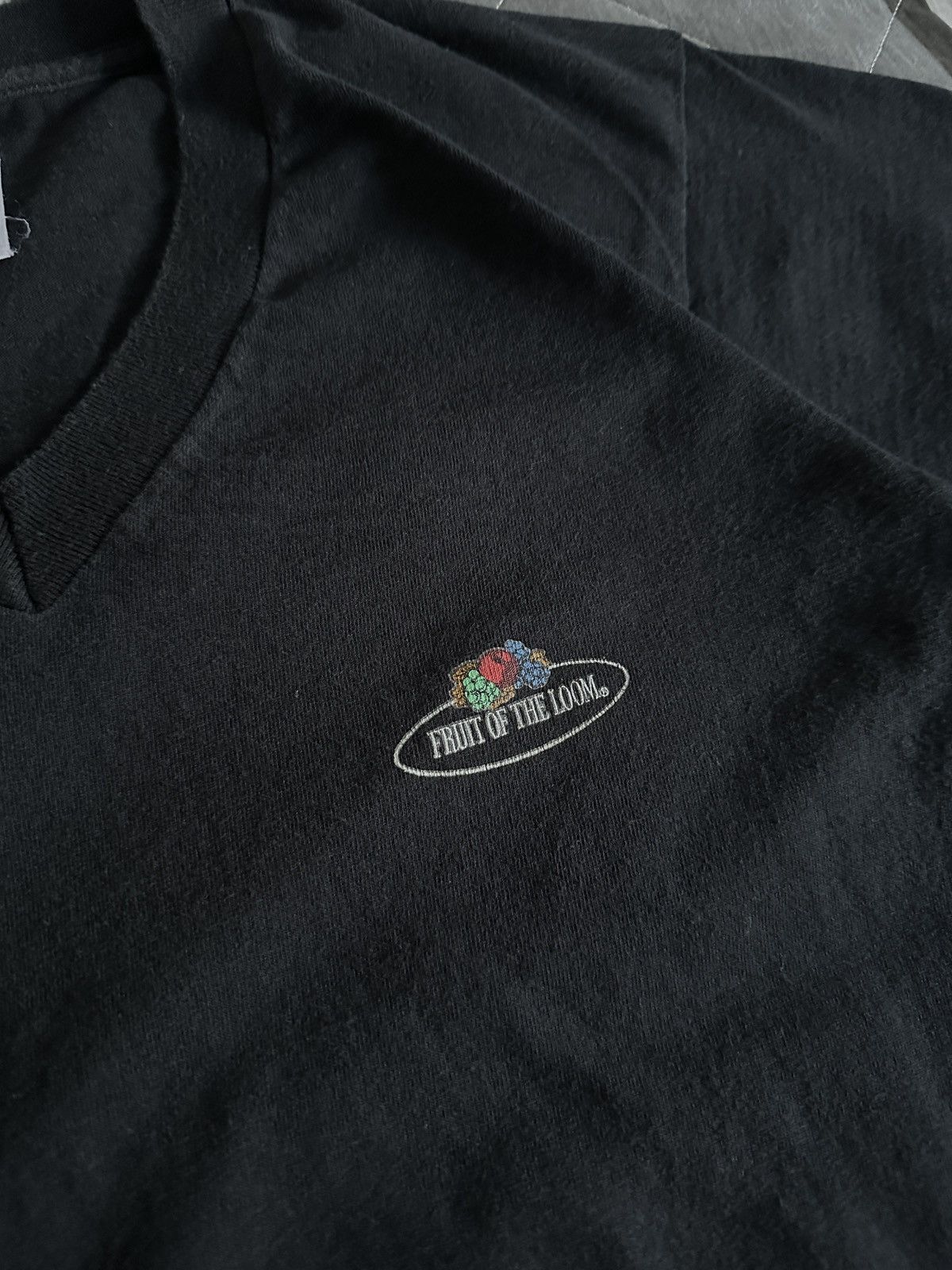 Fruit Of The Loom × Vintage Fruit of The Loom Single Stitch 80s - 90s V Neck T Shirt Size US S / EU 44-46 / 1 - 5 Thumbnail
