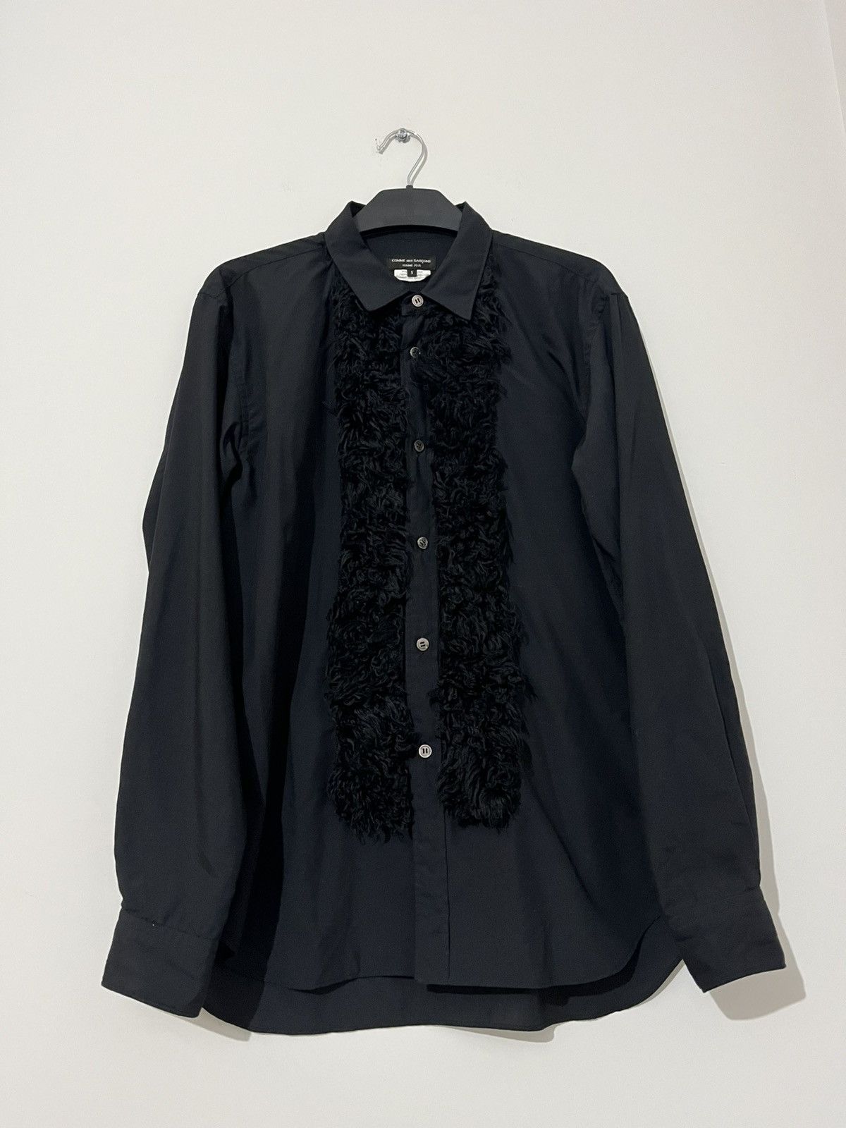 Comme des Garcons Homme Plus Comme des garçon ruffle shirt with faux fur. Size US S / EU 44-46 / 1 - 1 Thumbnail