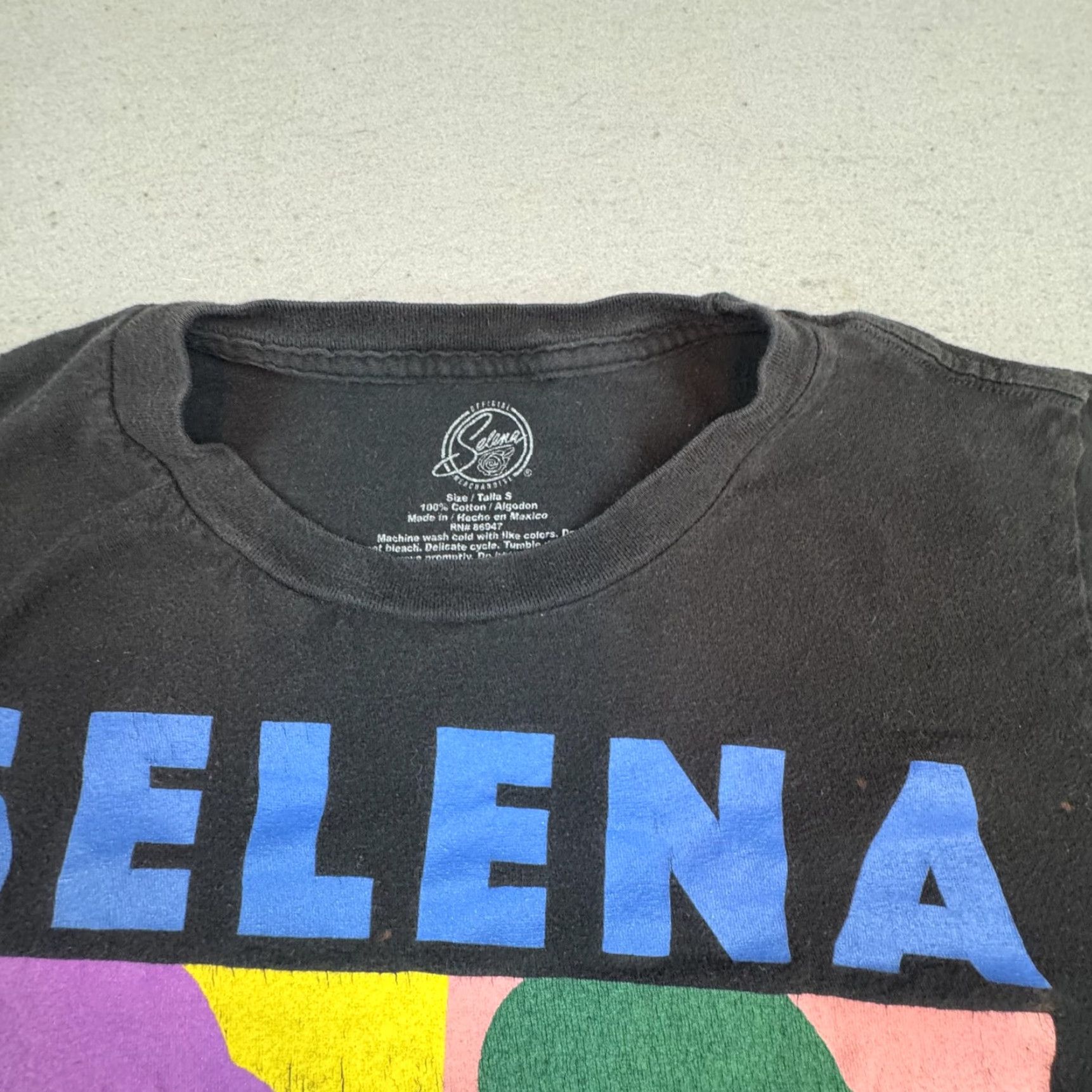 Vintage Selena Shirt Womens Small Black Graphic Pop Art Tee Music Fan Official 2017 Size S / US 4 / IT 40 - 5 Thumbnail