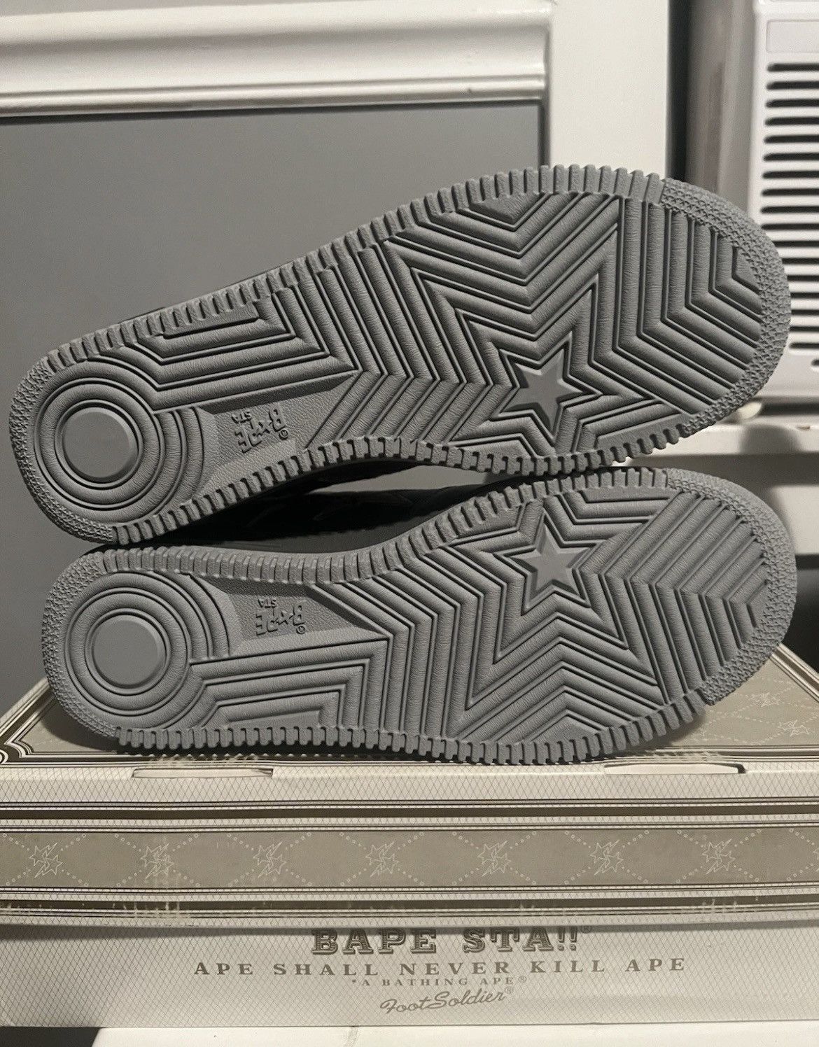 Bape × Kaws RARE OG 2005 A BATHING APE X KAWS BAPESTA Size US 8 / EU 41 - 5 Thumbnail