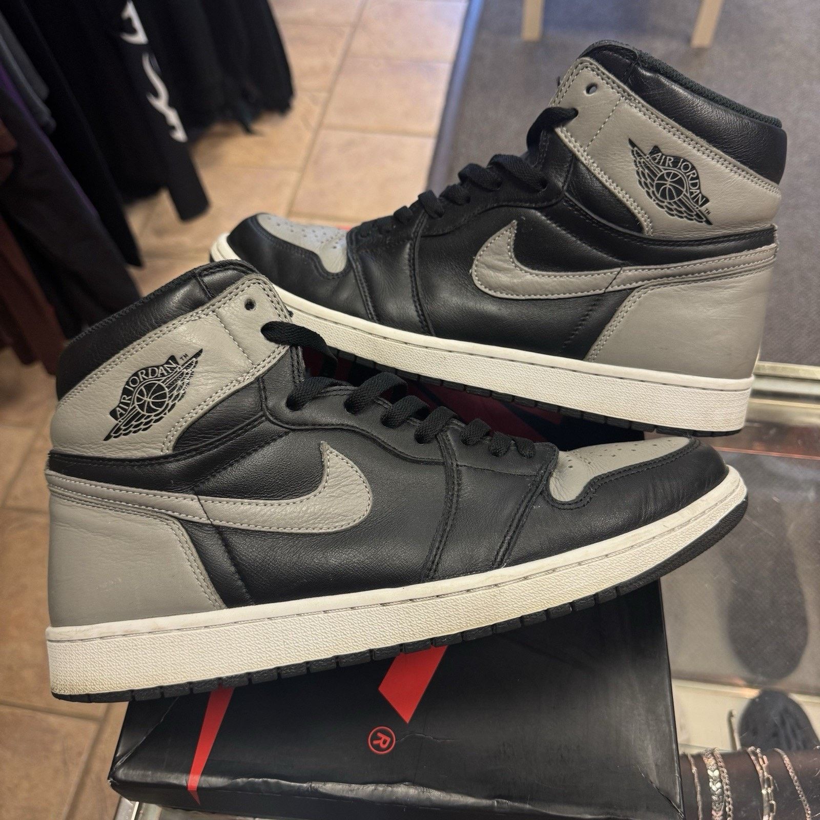 Jordan Brand Size 13 - Nike Air Jordan 1 Retro OG High Shadow (2018) Size US 13 / EU 46 - 1 Thumbnail