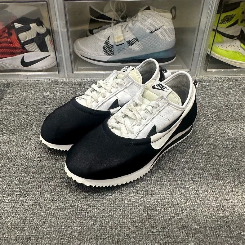 Nike Nike Classic Cortez Sneakers Size 41 Size US 9 / EU 42 - 1 Thumbnail