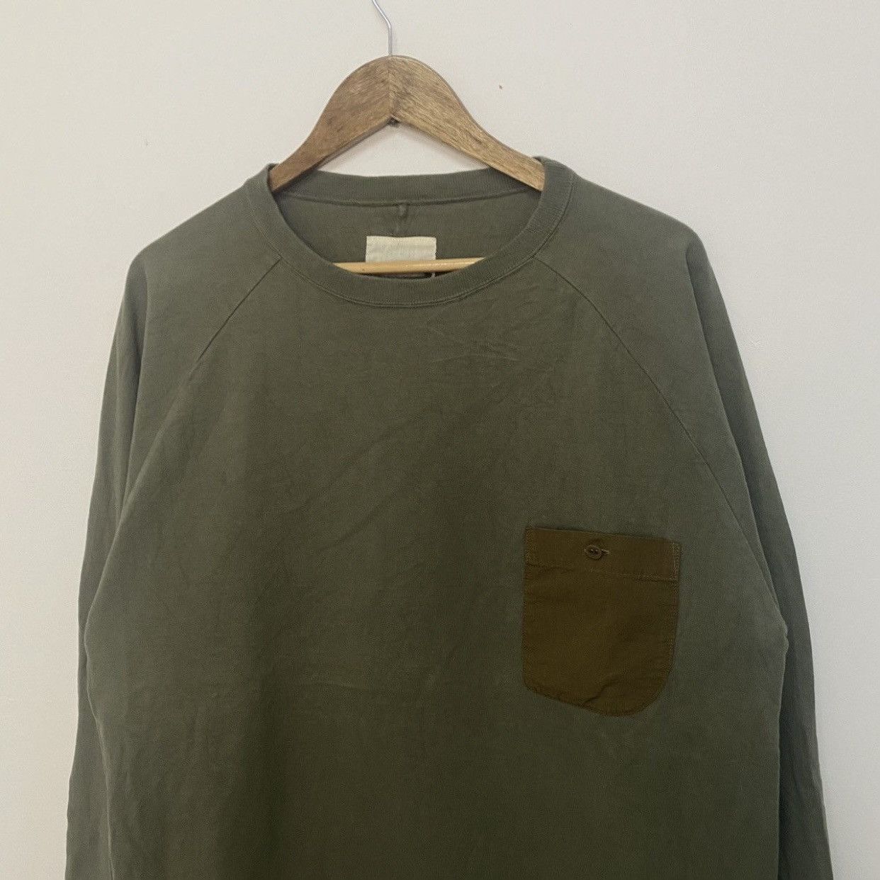Japanese Brand Balance Co. Japan Lifestyle Minimalist Logo T-Shirt Olive Size US XL / EU 56 / 4 - 3 Thumbnail