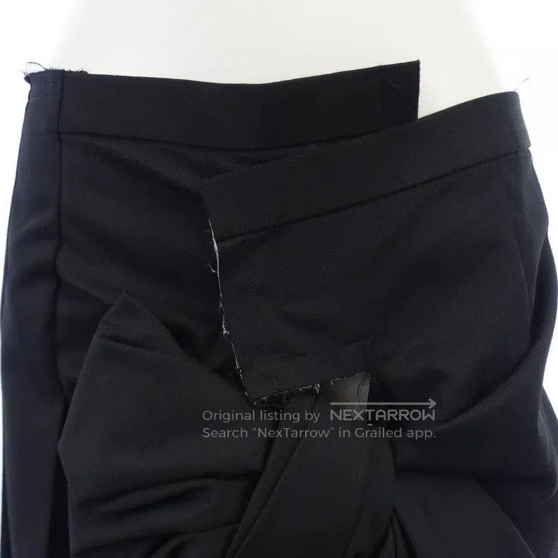 Comme des Garcons size S Mainline bow tie pleated skirt