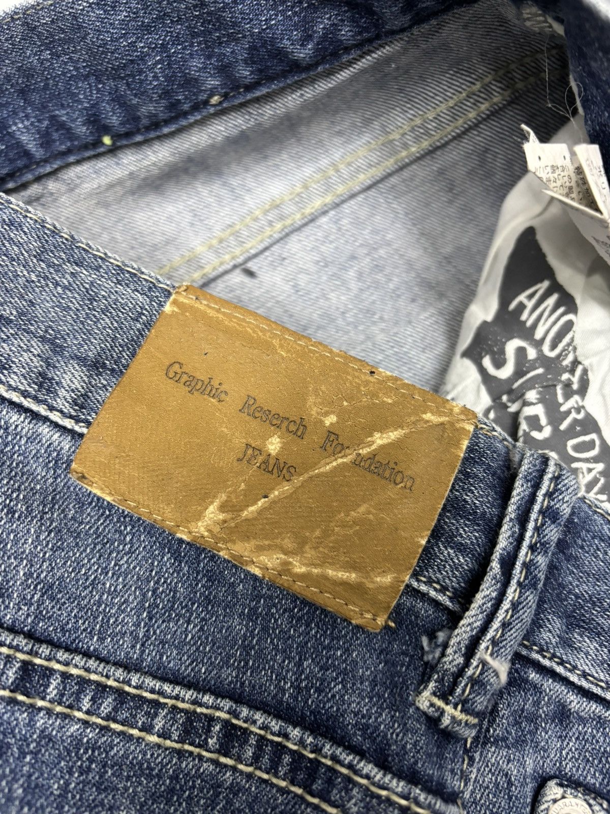 General Research × Japanese Brand Vintage Graphic Reserch Foundation Distressed Denim Jean Size US 32 / EU 48 - 9 Thumbnail