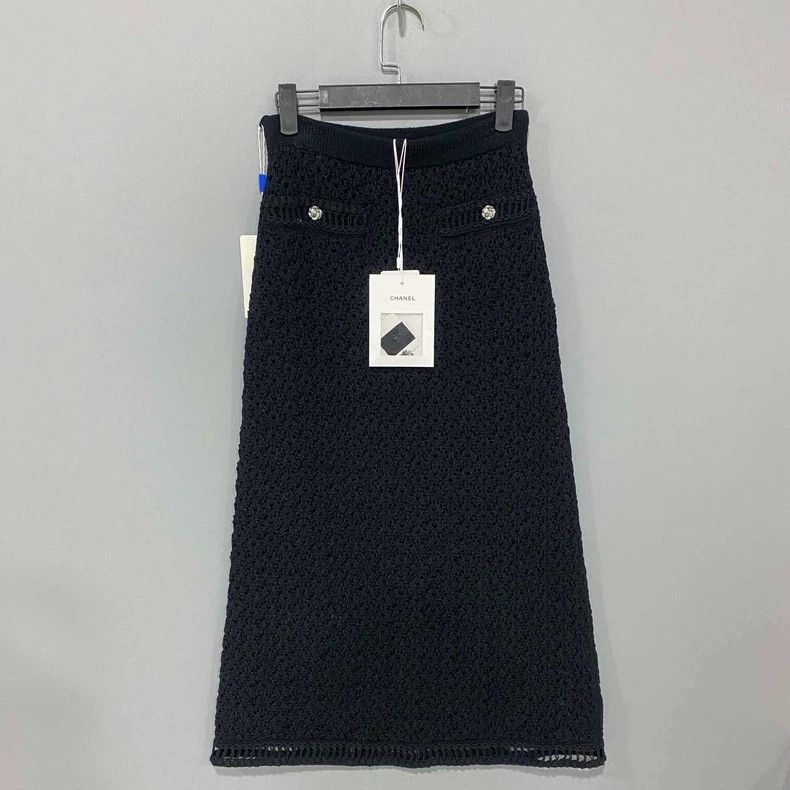 Chanel Chanel Black braided skirt 2504-Nextarrow Size 42" / US 20 - 1 Thumbnail