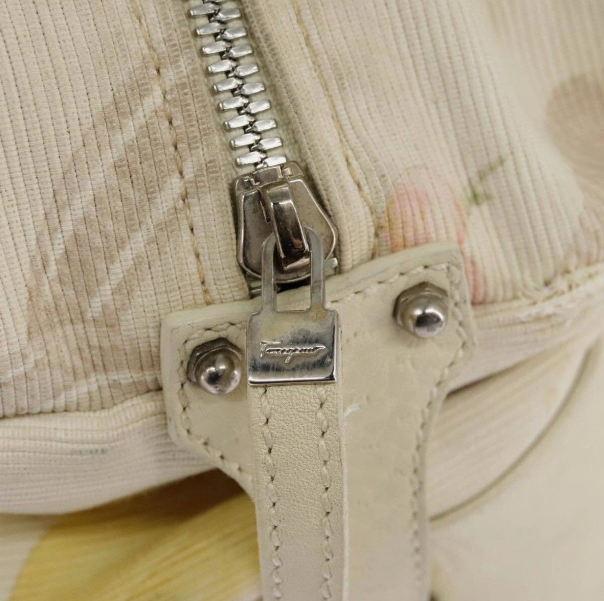 Salvatore Ferragamo Salvatore Ferragamo White Canvas Handbag Authentic Size ONE SIZE - 5 Thumbnail