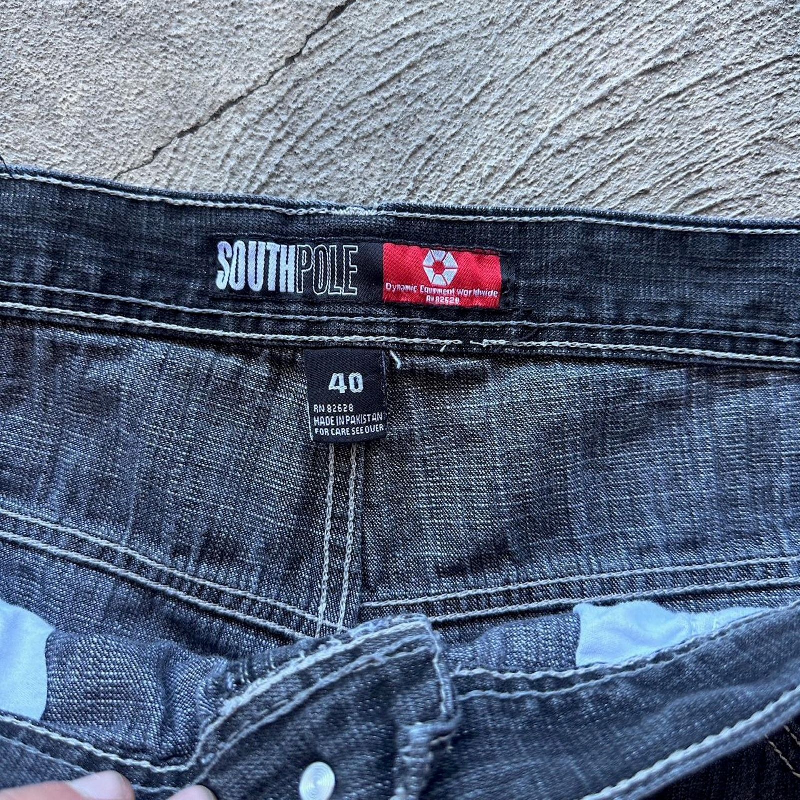Southpole Rare baggy southpole embroidered black jorts Size US 40 / EU 56 - 3 Thumbnail