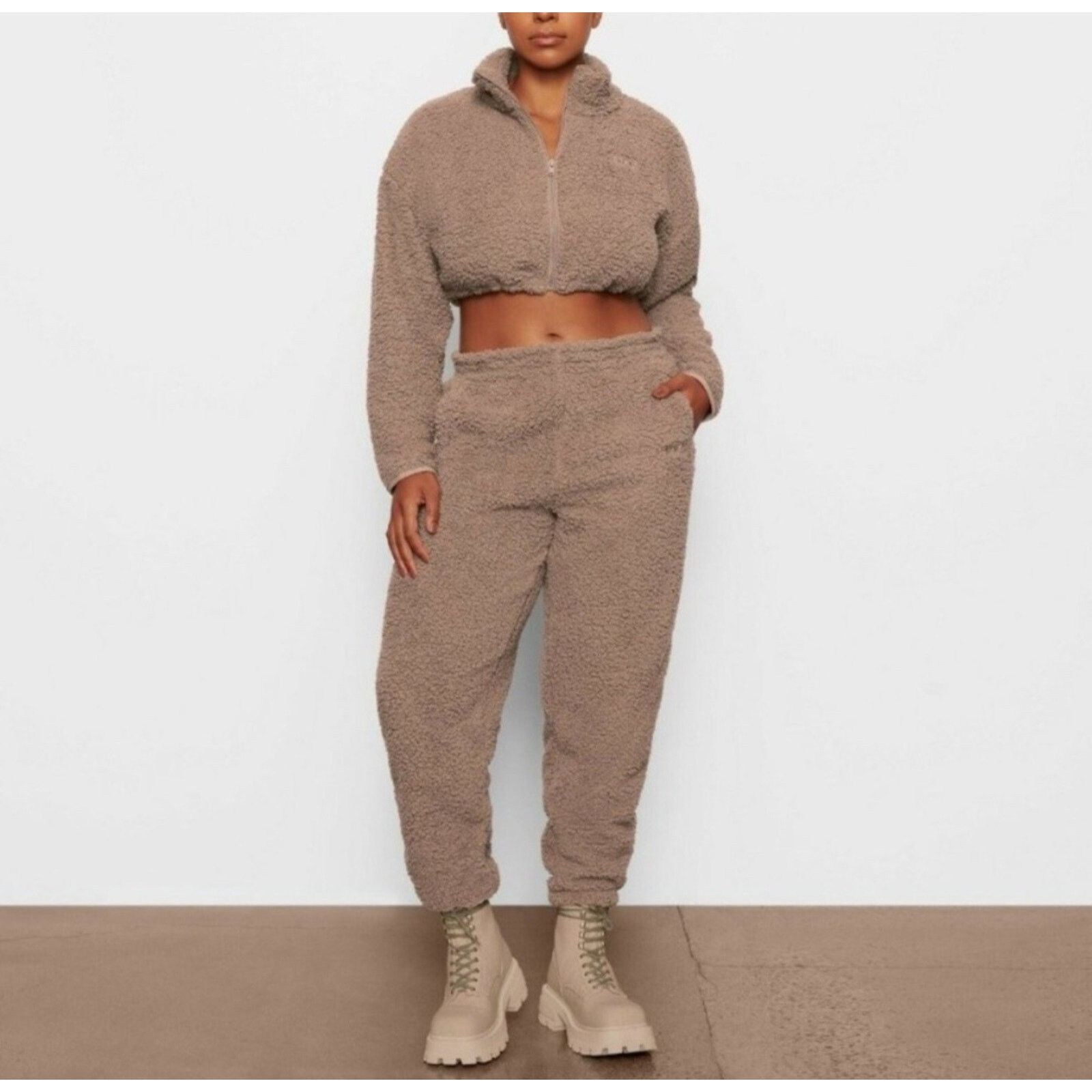 SKIMS Skims Womens Track Pants Taupe Sherpa Teddy Jogger Lounge S Size 28" / US 6 / IT 42 - 2 Thumbnail