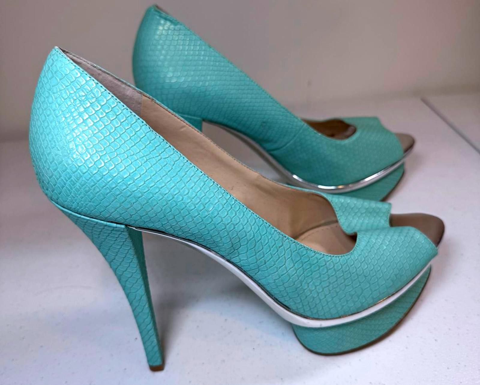 Designer Elegantly Chic Turquoise Peep-Toe Heels by E!z! Angiolini Size US 11 / IT 41 - 2 Thumbnail