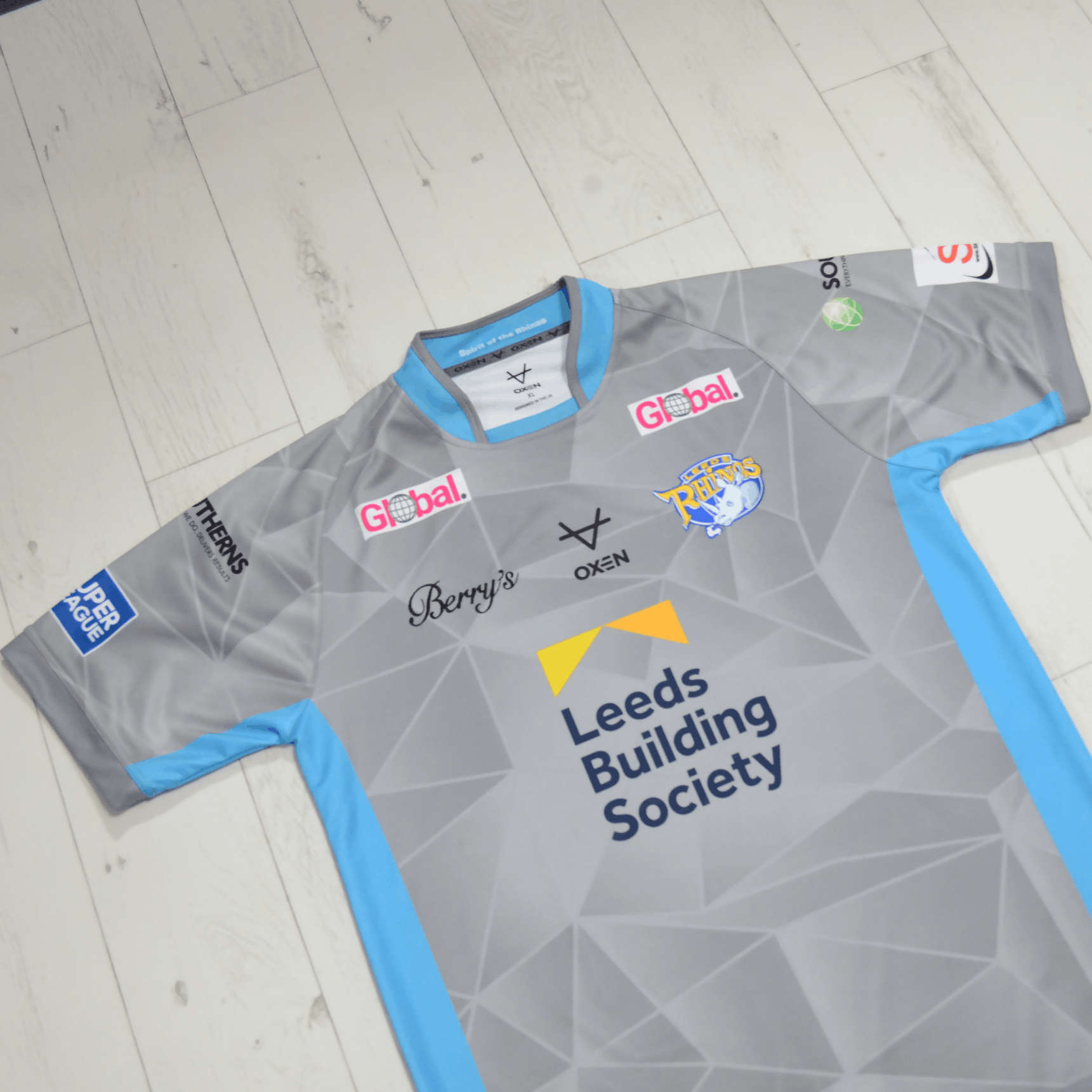 Vintage Leeds Rhinos Rugby Shirt 2022 Away Kit Grey Oxen Sports XL Size US XL / EU 56 / 4 - 2 Thumbnail