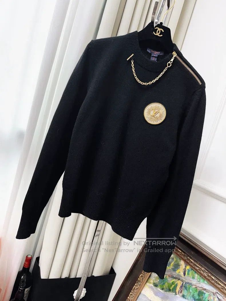Louis Vuitton Louis Vuitton Cashmere Black Chain Badge Sweater Size US M / EU 48-50 / 2 - 1 Thumbnail