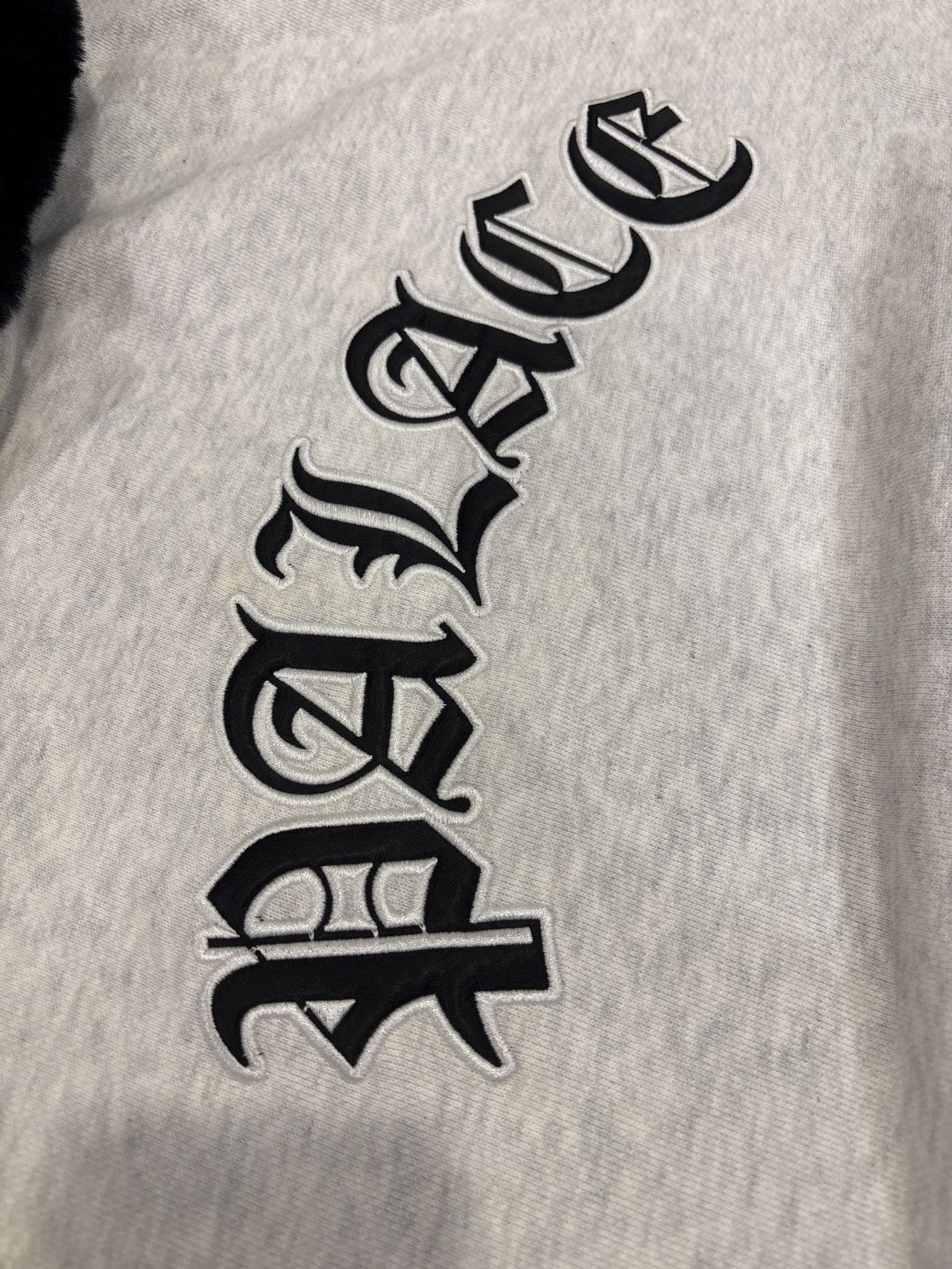 Palace Palace Faux Fur Hooded Sweatshirt Size US XL / EU 56 / 4 - 5 Thumbnail