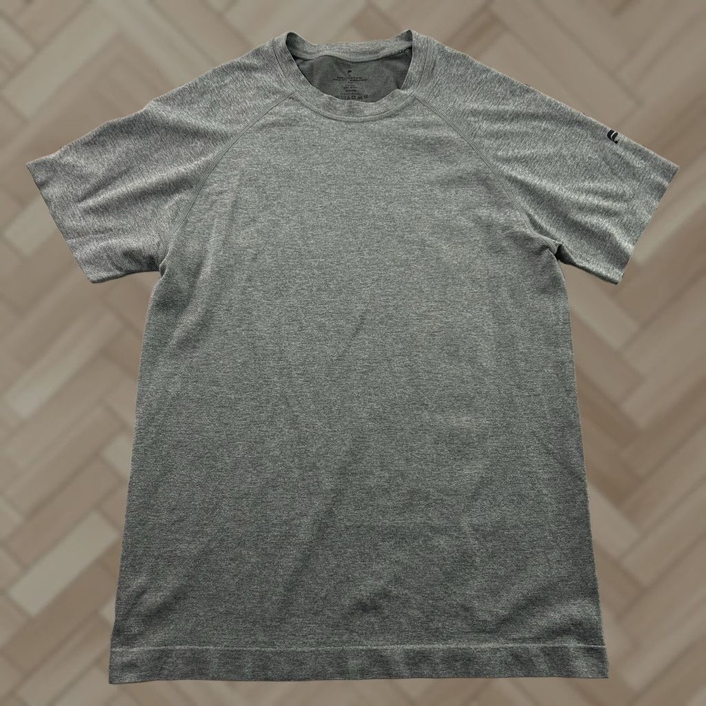 Fabletics Fabletics Short Sleeve Athletic T-Shirt Men's Small Gray Shirt Size US S / EU 44-46 / 1 - 1 Thumbnail