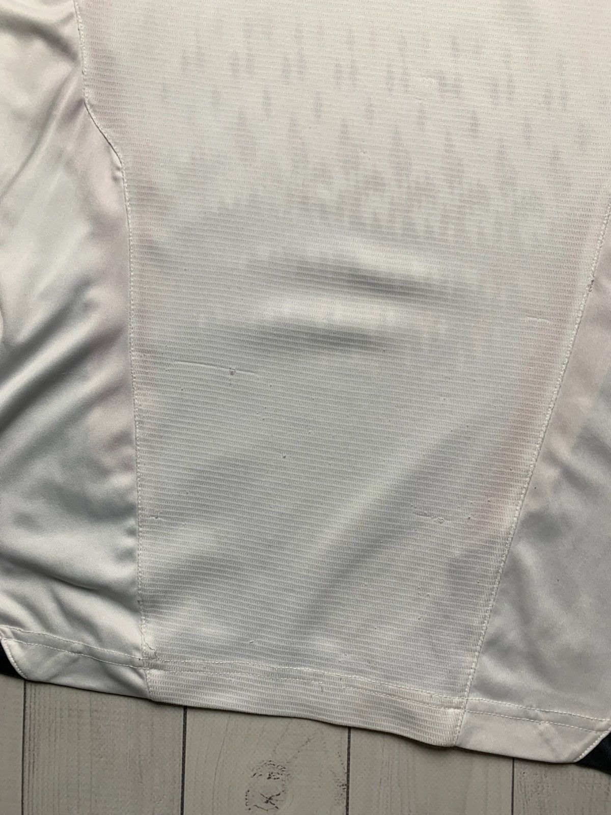 Vintage Vintage Liverpool soccer jersey size Xs away white Size US XS / EU 42 / 0 - 8 Thumbnail
