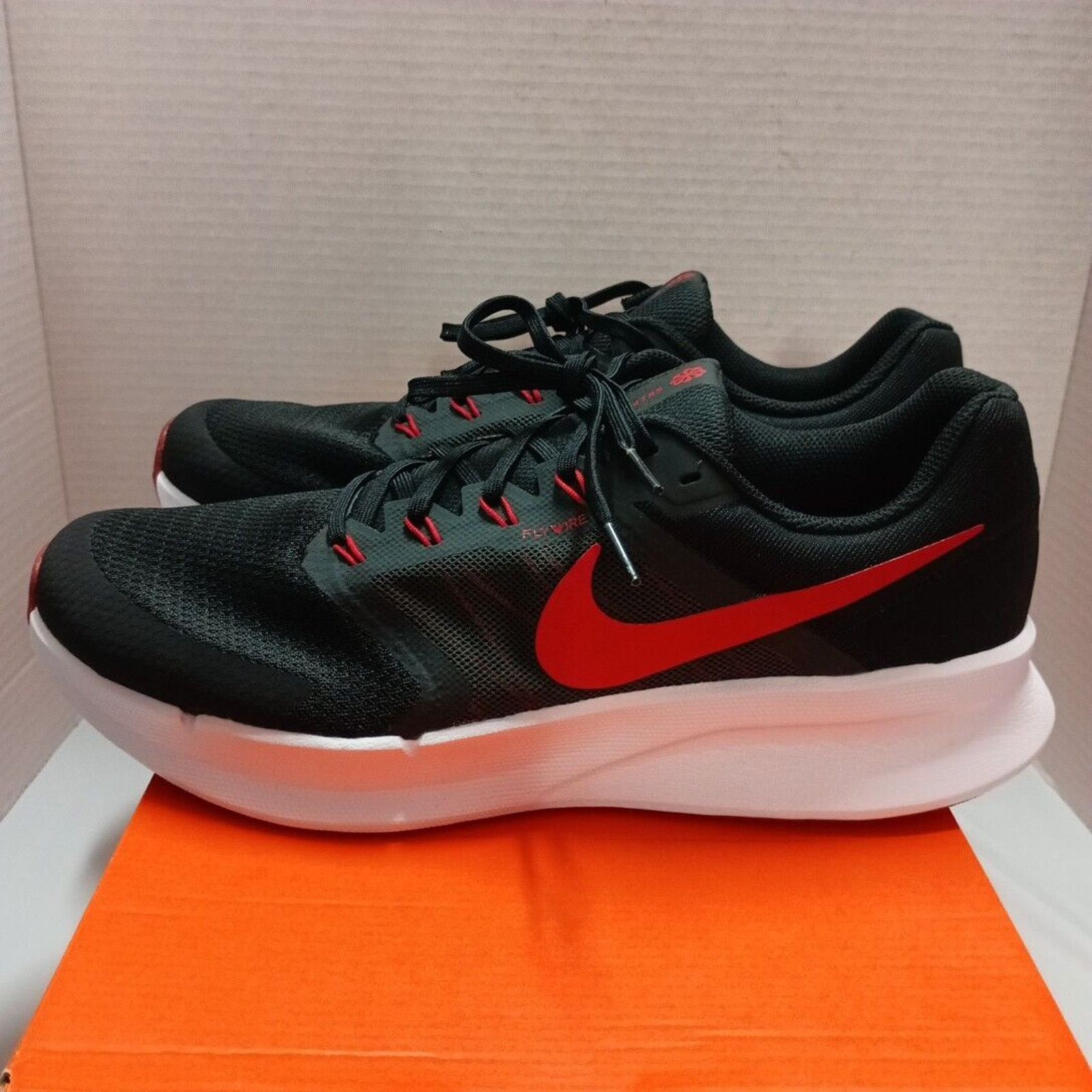 Nike Nike Run Swift 3 Black Red White Sneakers Men's Size 13 Size US 13 / EU 46 - 4 Thumbnail