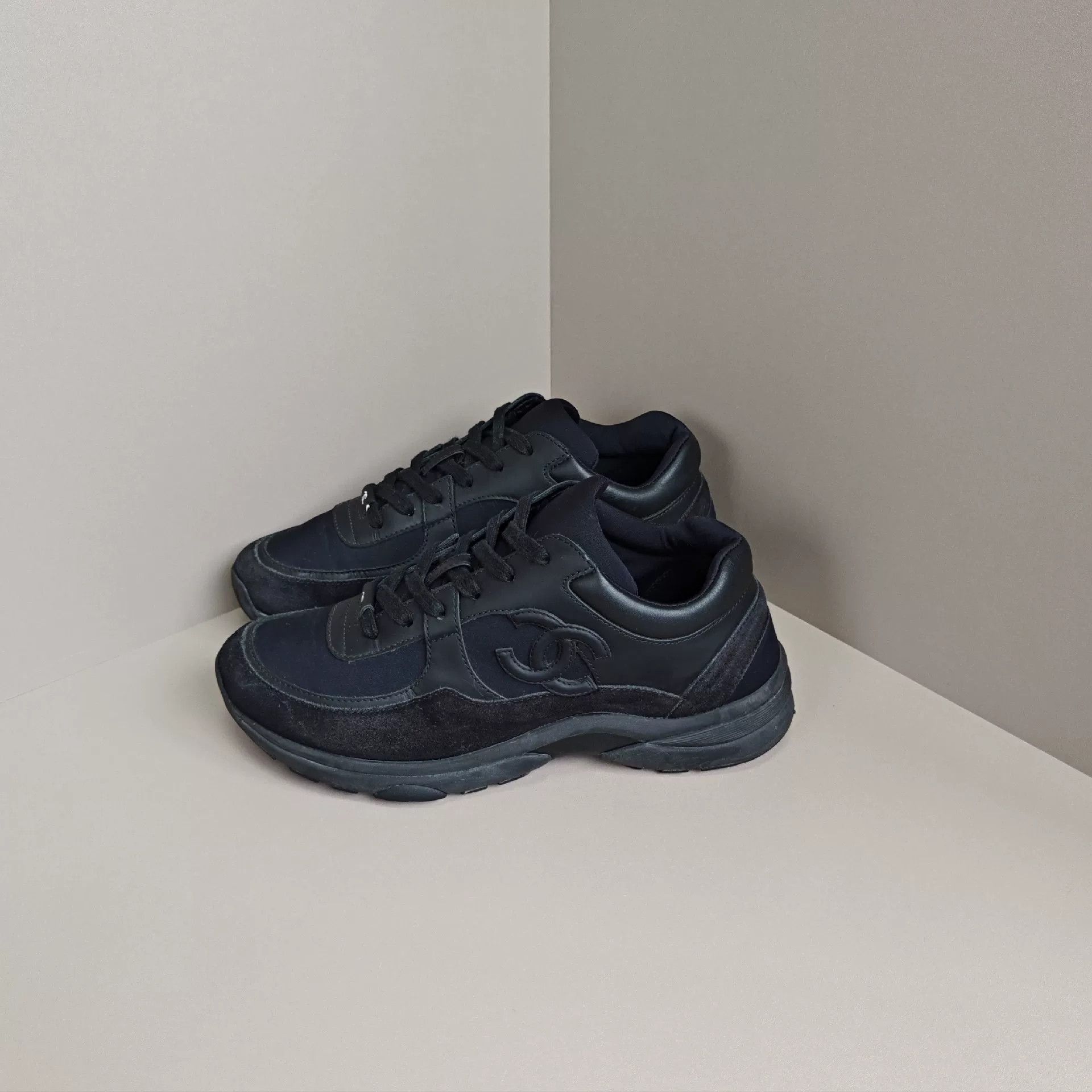 Chanel Chanel Casual Black Lowtop Sneakers 7 Men Size US 7 / EU 40 - 1 Thumbnail