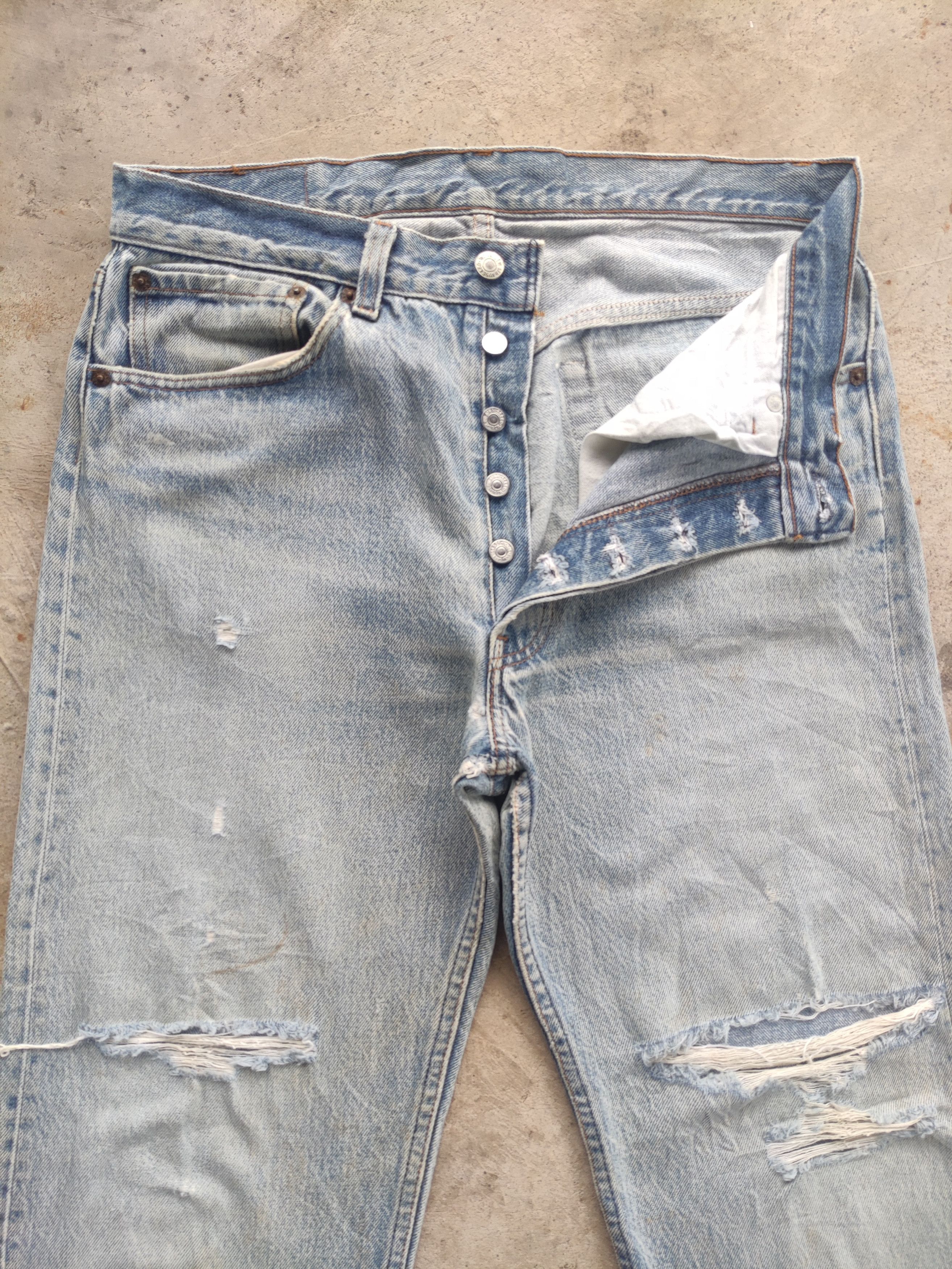 Japanese Brand Vintage Japanese Button Jean Distressed Faded Denim Size US 32 / EU 48 - 3 Thumbnail
