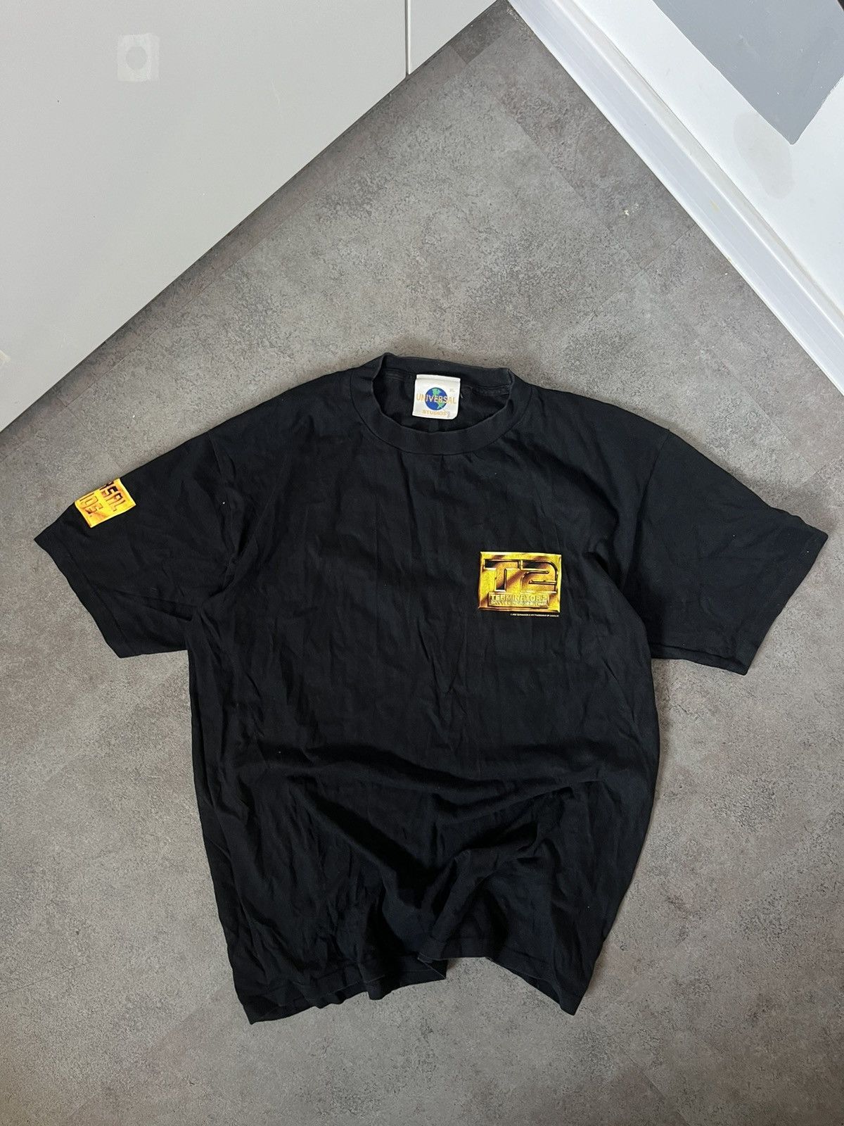 Universal Studios × Vintage Vintage Universal Studios Terminator 2 T-Shirt Made In USAXL Size US XL / EU 56 / 4 - 5 Thumbnail