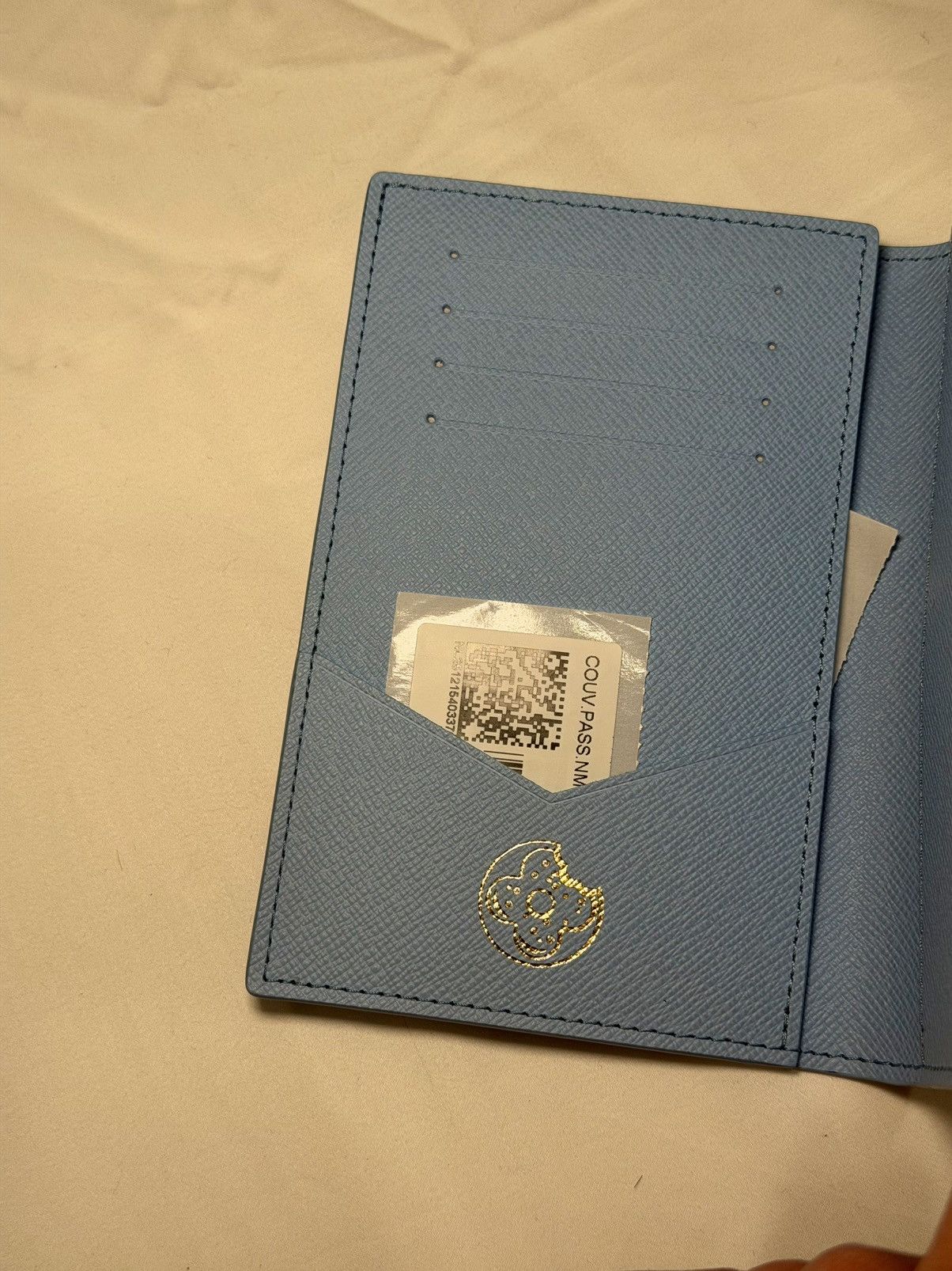 Louis Vuitton Louis Vuitton Monogram Donuts Passport Cover 100% AUTHENTIC Size ONE SIZE - 5 Thumbnail