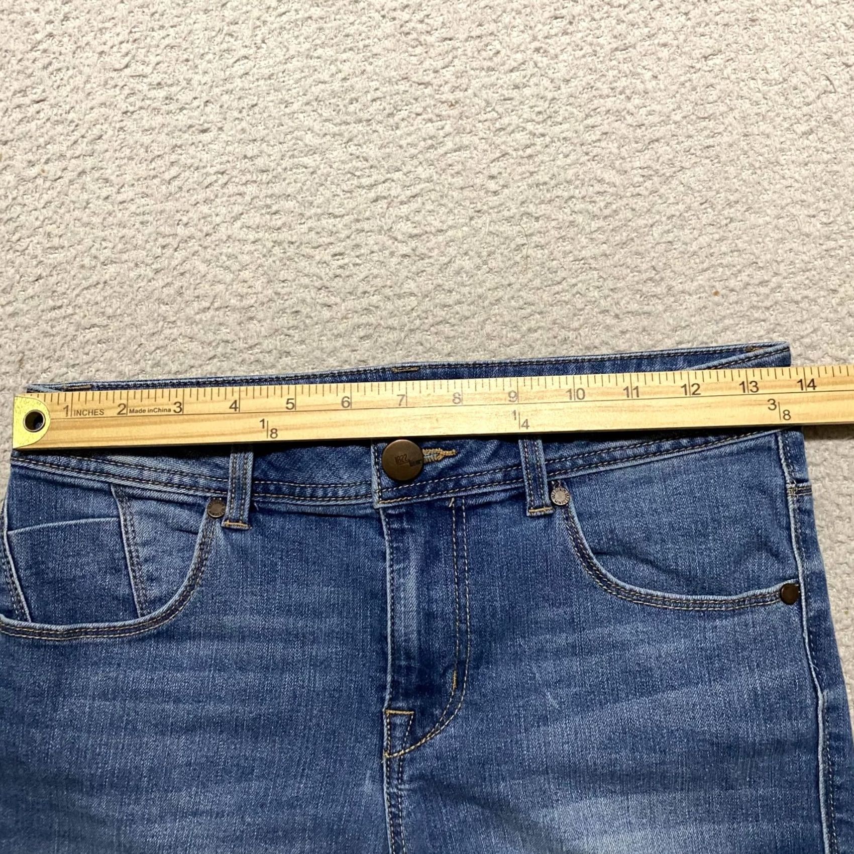 Vintage 1822 Denim Womens Shorts Blue Denim Medium Wash 5" Inseam Cut-Off Mid Rise 6 Regular Pockets Stretch Vintage: No Size 28" / US 6 / IT 42 - 7 Thumbnail