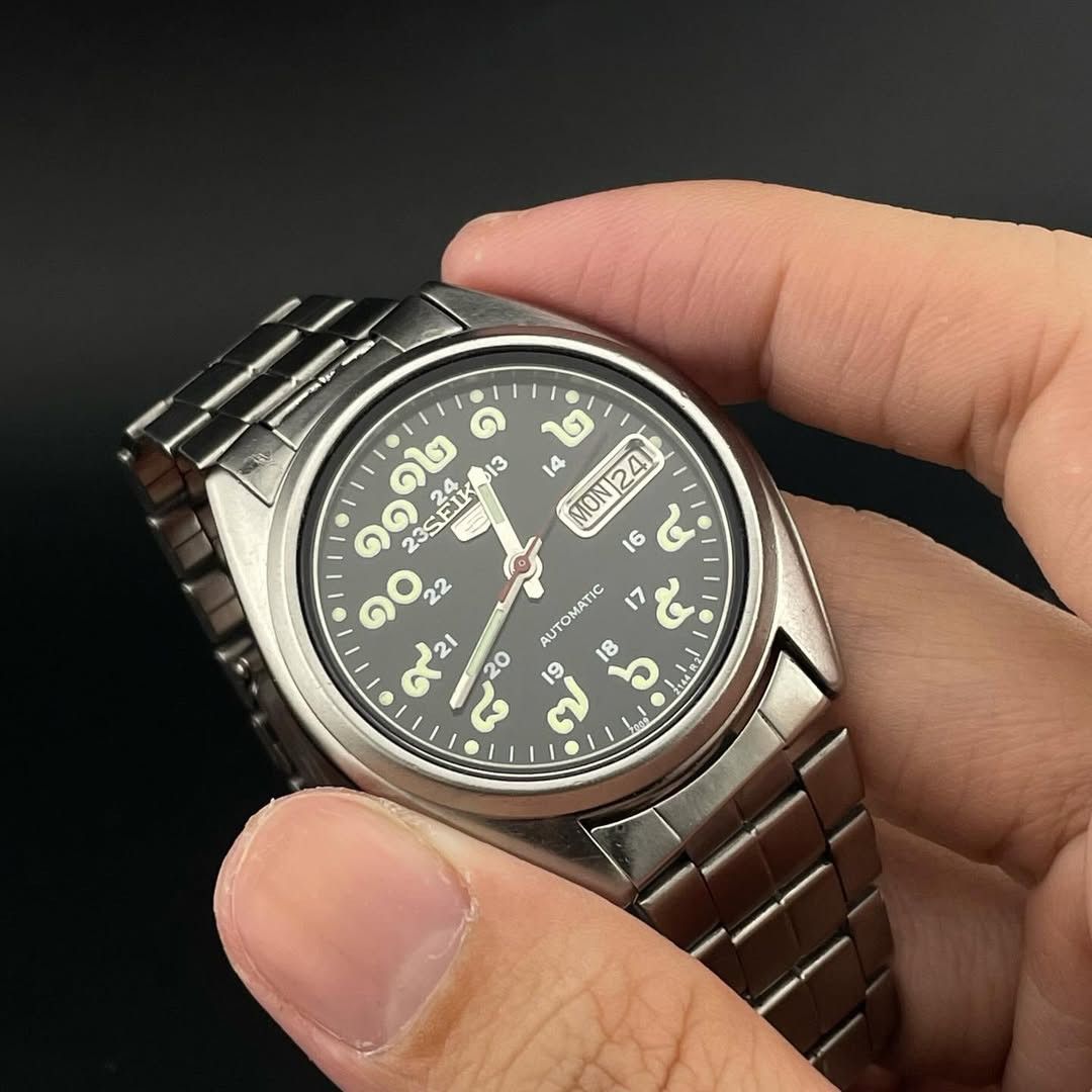 Seiko 1990’s VTG SEIKO 5 AUTOMATIC ( Japan ) Size 38 - 8 Thumbnail