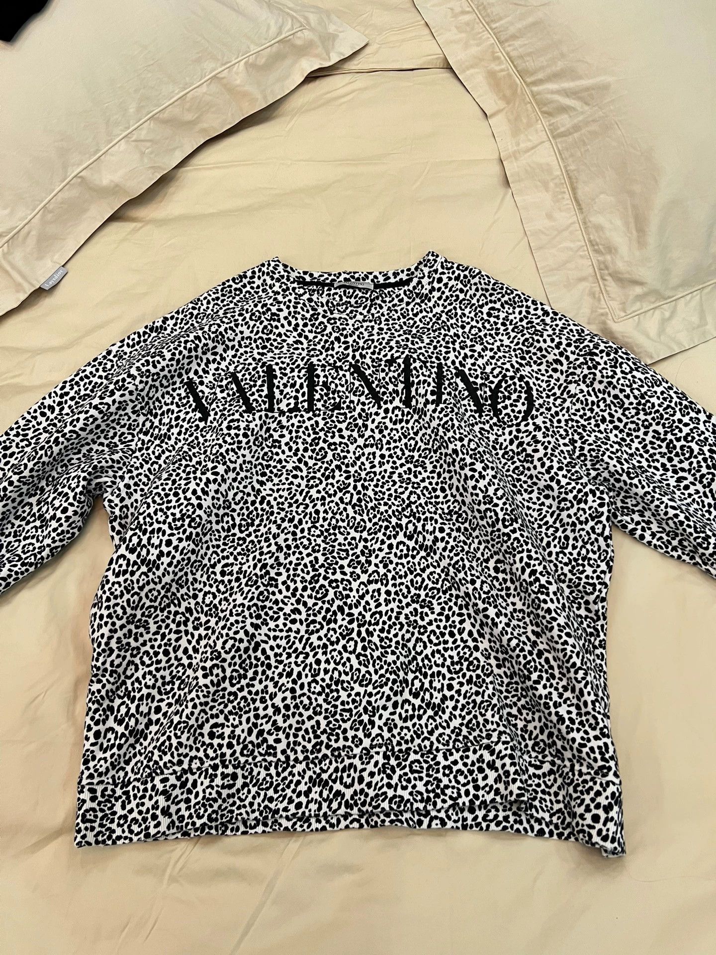 Valentino Valentino Leopard Runway Sweatshirt Big Logo S OS 180 Size US S / EU 44-46 / 1 - 1 Thumbnail