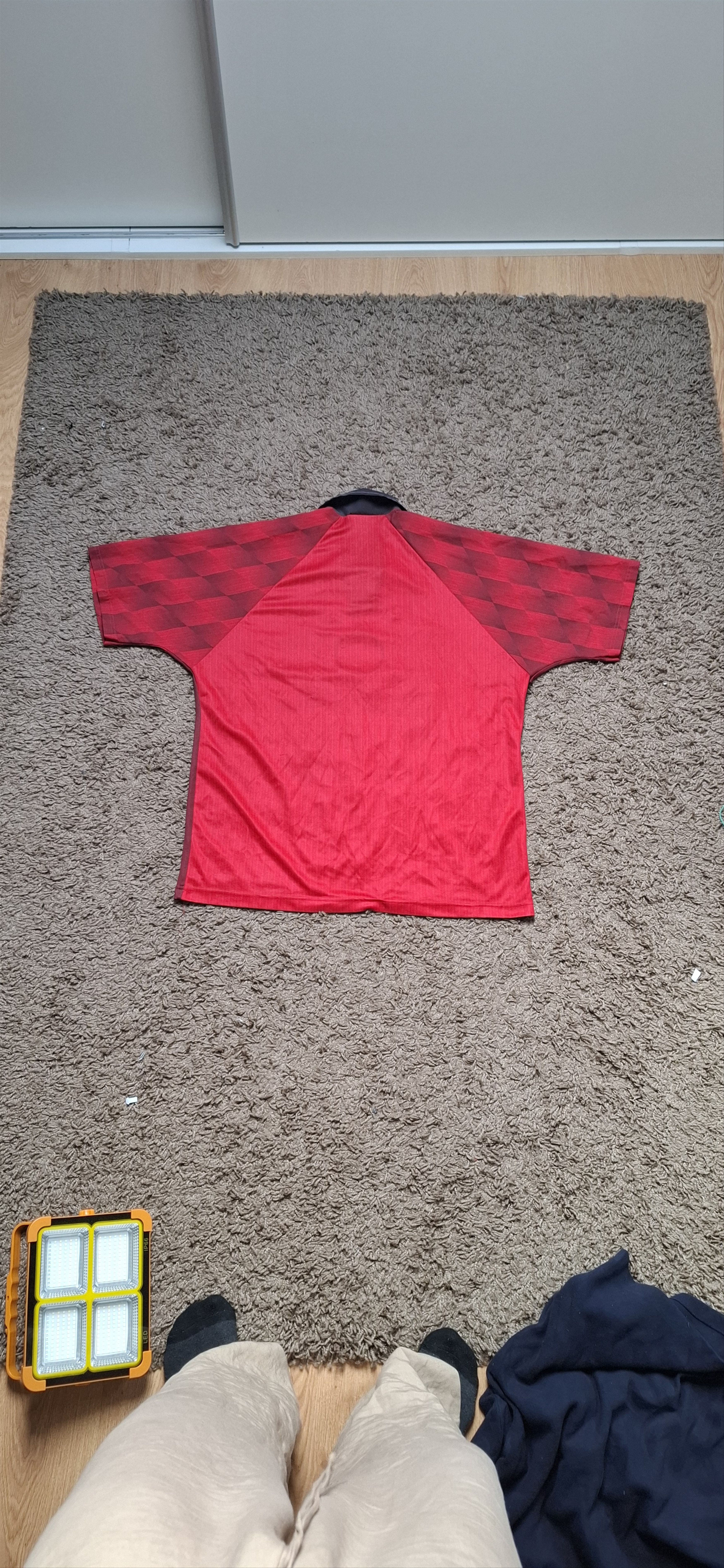 Umbro 1996-1998 Manchester United Umbro Vintage Home Jersey Size US XL / EU 56 / 4 - 13 Thumbnail