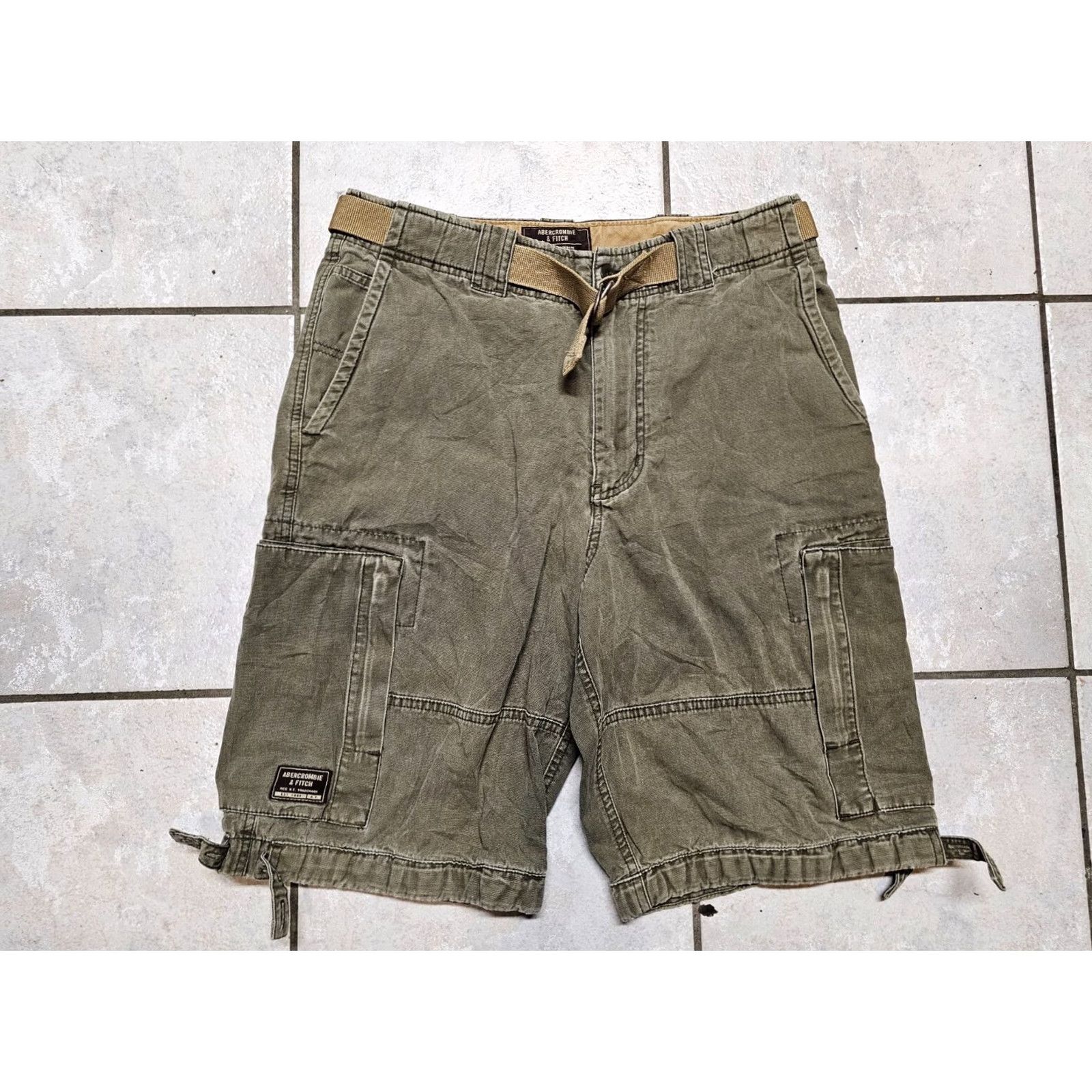 Abercrombie & Fitch VINTAGE Abercrombie & Fitch Cargo Shorts Mens 30 Green Belt Included Cargo Shorts 30 in Waist 23 in Out Side Leg Mens Size US 30 / EU 46 - 2 Thumbnail