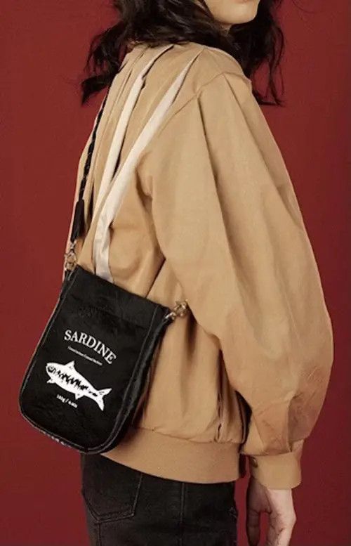 Japanese Brand × Vintage Retro 90s crinkle faux leather crossbody pouch bag Size ONE SIZE - 3 Thumbnail