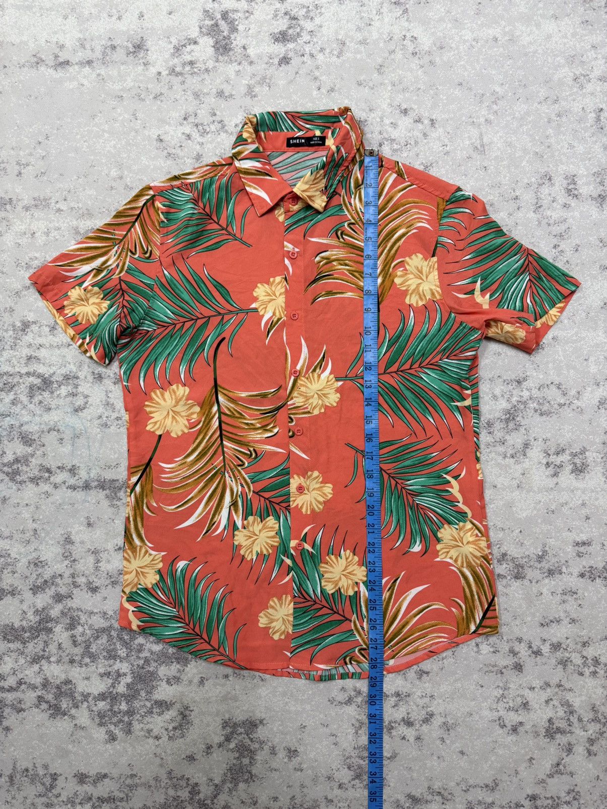 Shein SHEIN button up shirt with a tropical leaf and flower patern Size US S / EU 44-46 / 1 - 15 Thumbnail