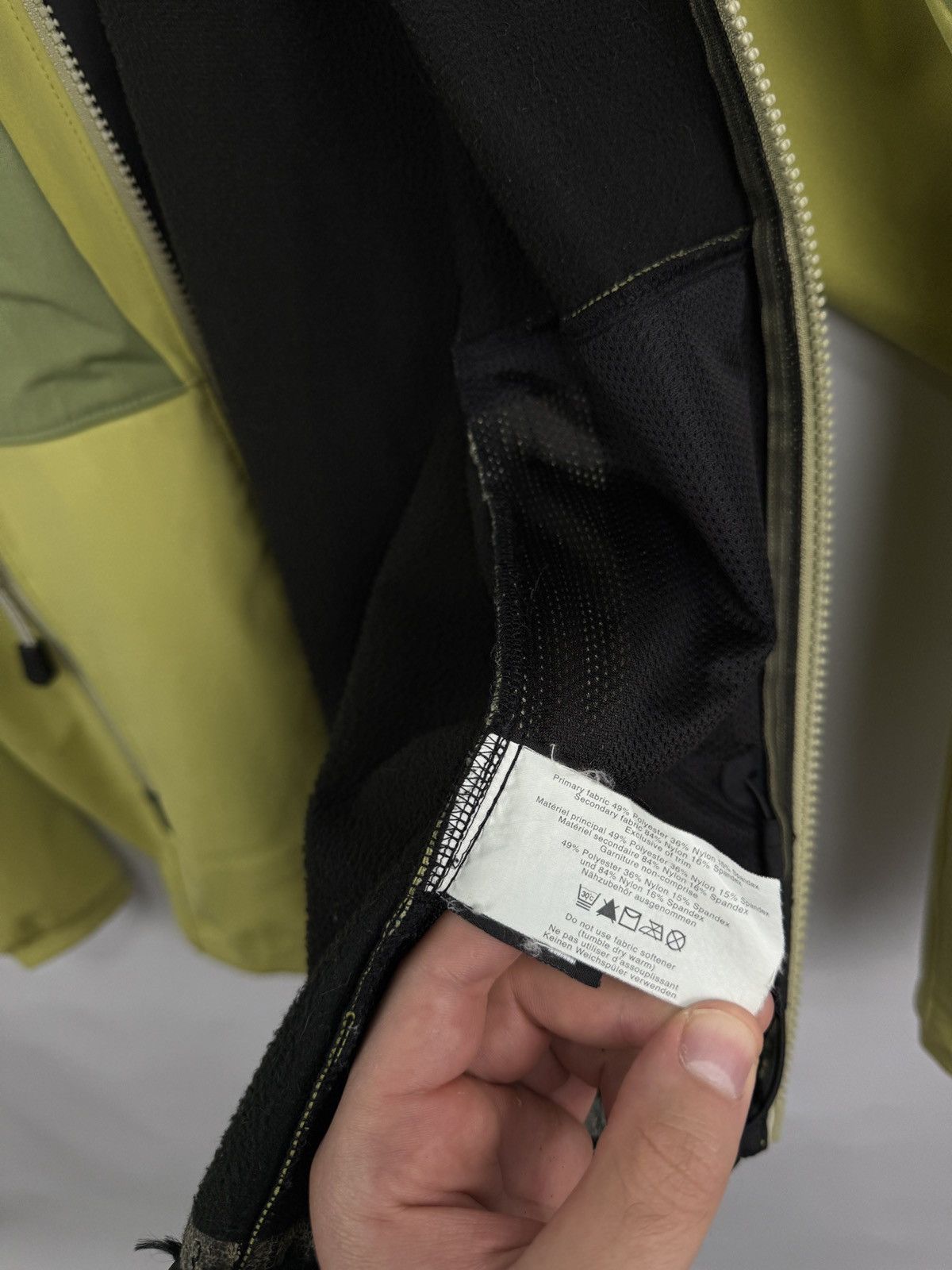 Arc'teryx 🇺🇸 Y2K Arc’teryx Softshell Polartec Jacket Women’s Size S / US 4 / IT 40 - 8 Thumbnail