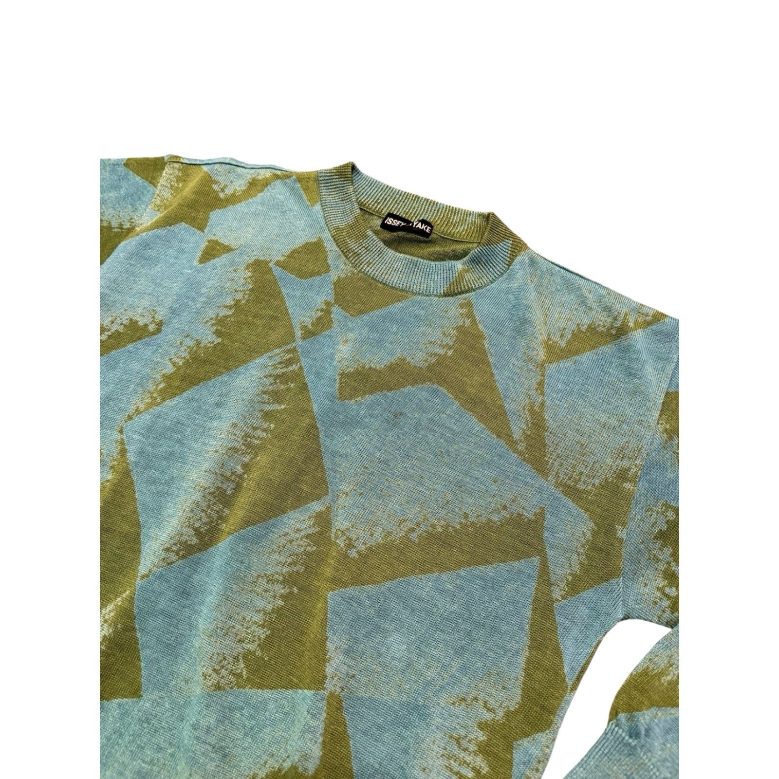 Issey Miyake VINTAGE Issey Miyake Men Abstract Intarsia Linen Sweater ME21KN036 Archival Size US M / EU 48-50 / 2 - 5 Thumbnail