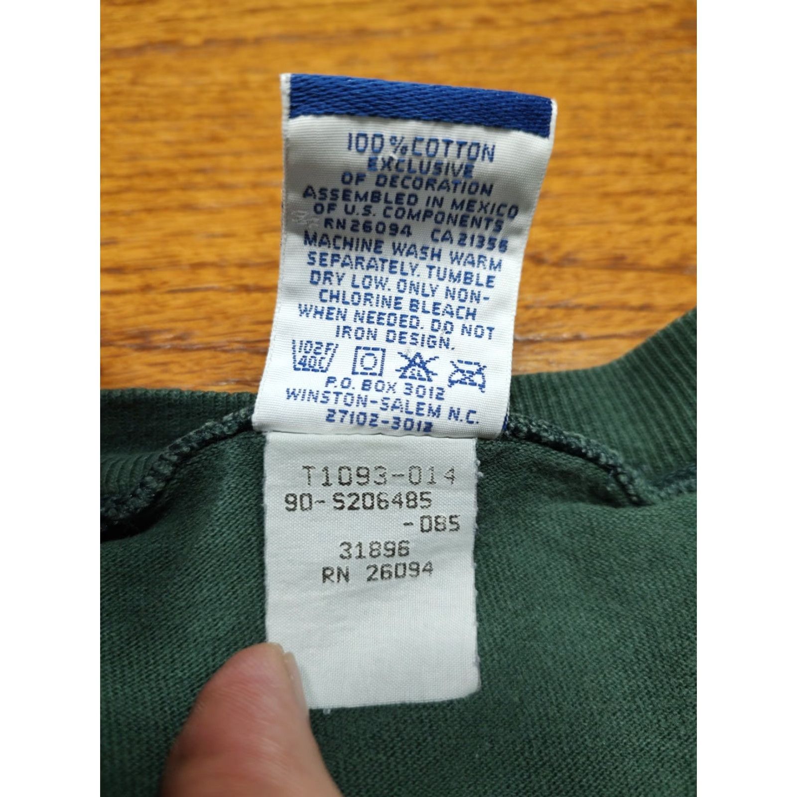 Champion VINTAGE Champion Henley Shirt Mens XL Button Embroidered Logo Green Navy Size US XL / EU 56 / 4 - 6 Thumbnail