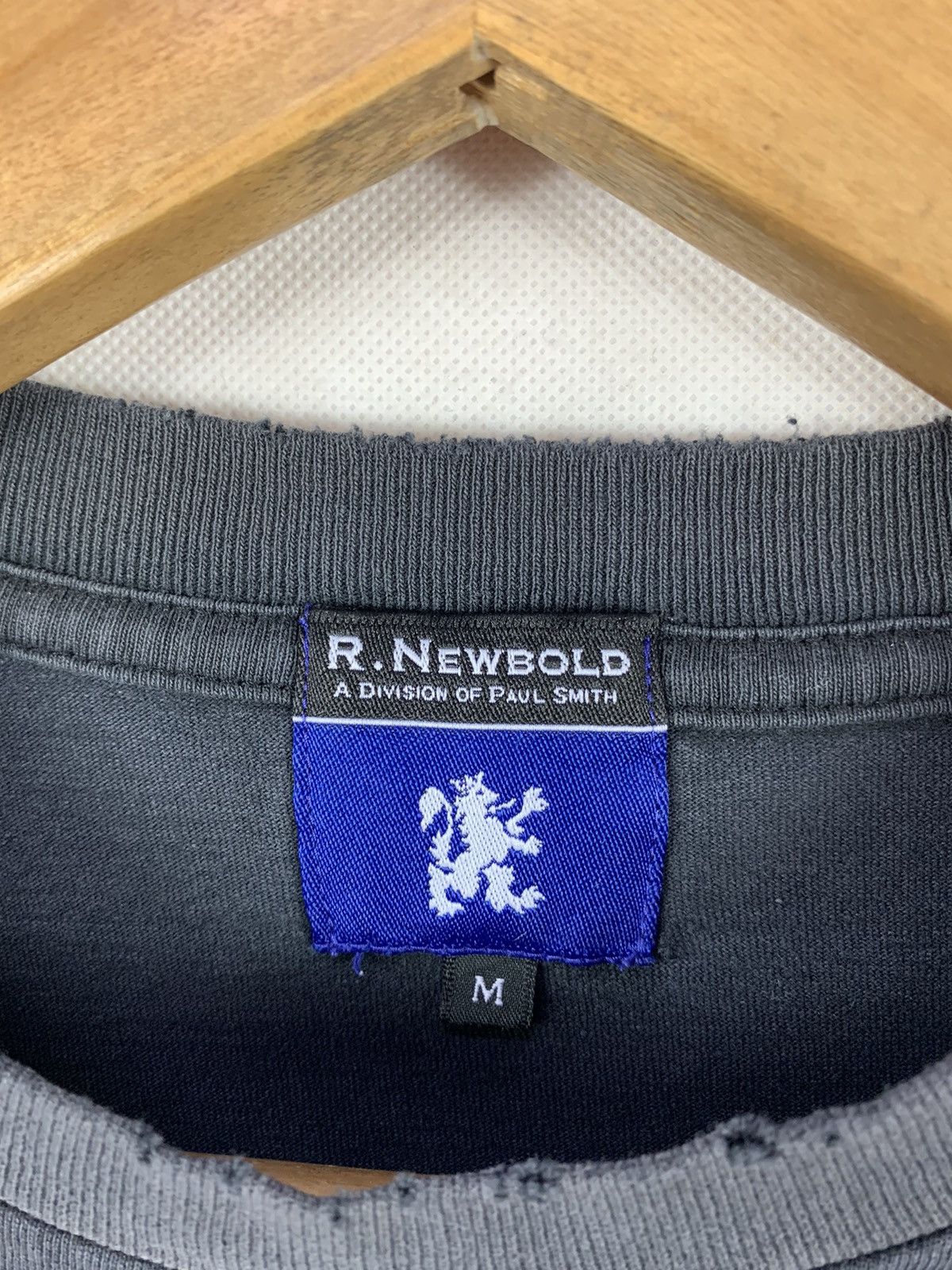 Paul Smith Rare! R Newbold Paul Smith Distressed Punk Design Tee Size US M / EU 48-50 / 2 - 6 Thumbnail