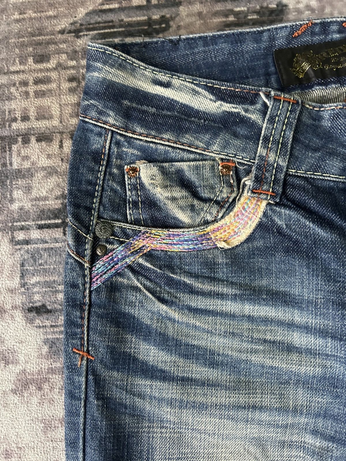 Ed Hardy Y2K Red Pepper Washed Flared Jeans Size 28" / US 6 / IT 42 - 11 Thumbnail