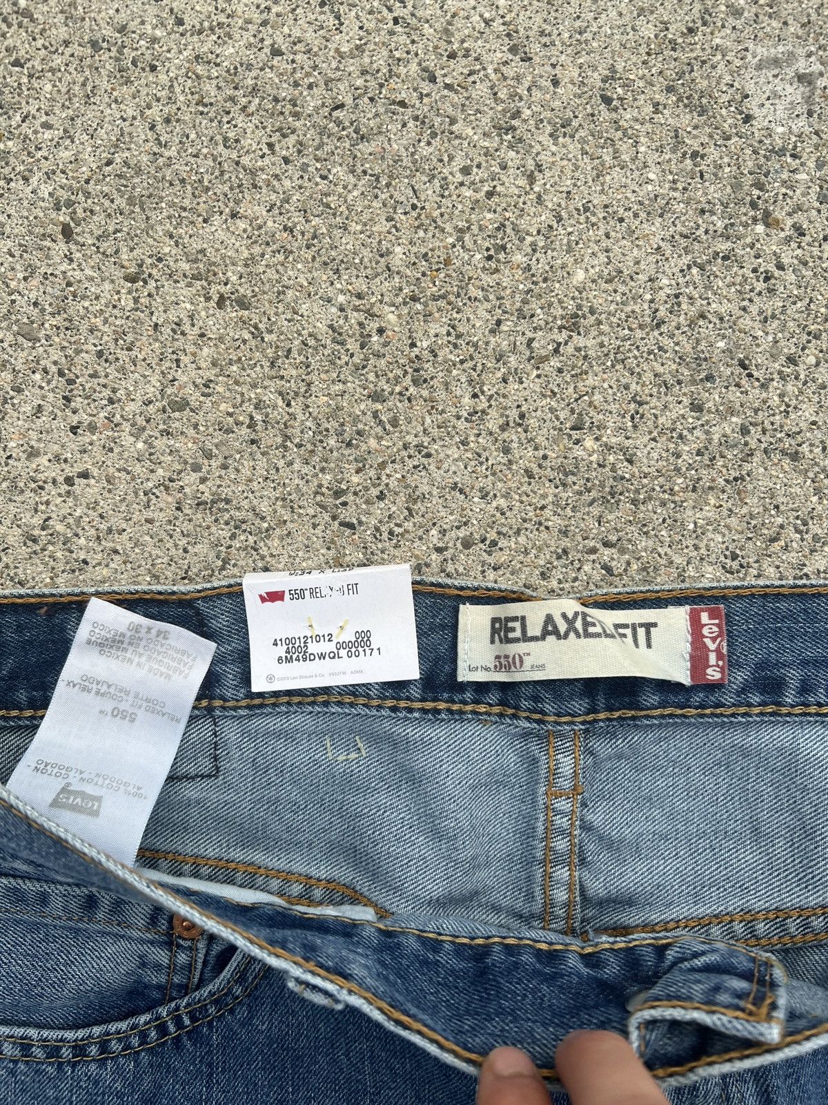Levi's BN 2010s Levi’s 550 Relax Fit Medium Indigo Jeans Size 34x30 Size US 34 / EU 50 - 3 Thumbnail