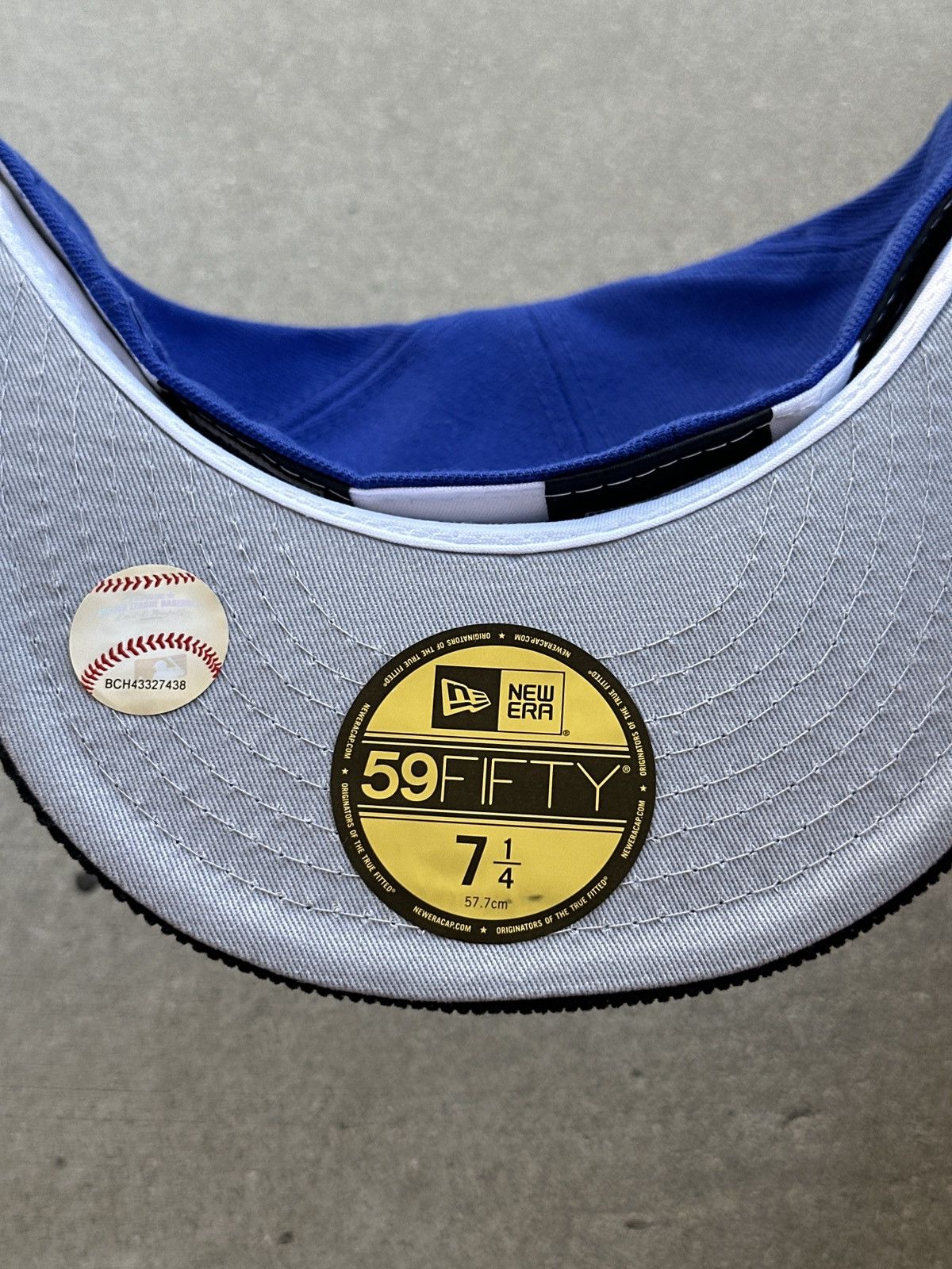MLB × New Era Los Angeles Dodgers Corduroy Two Tone Fitted Hat 7 1/4 LA Size ONE SIZE - 3 Thumbnail