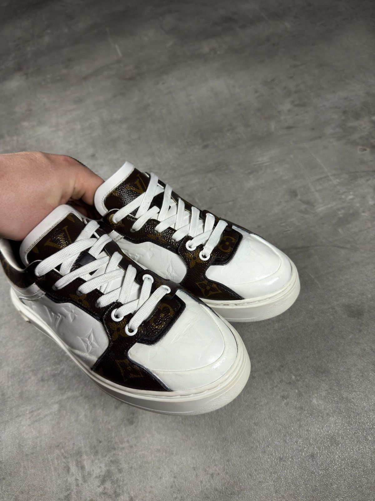 Louis Vuitton Louis Vuitton Rivoli / Monogram Low-Top Sneakers White Brown Size US 5.5 / EU 38 - 4 Thumbnail