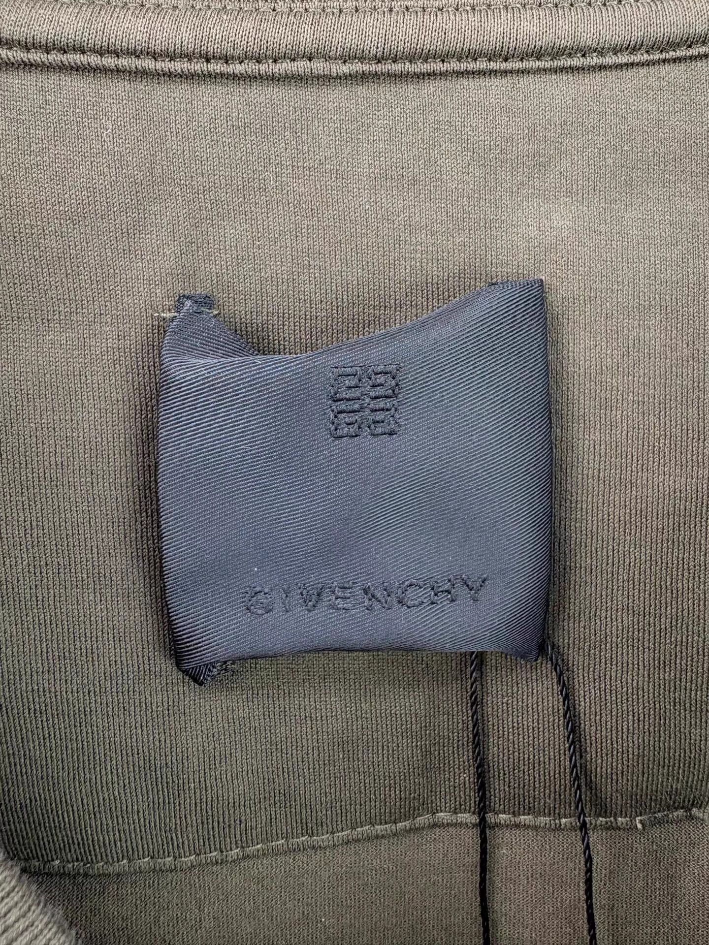 Givenchy GIVENCHY Army Green Runway Fake Two-Piece Short Sleeve Size US XXL / EU 58 / 5 - 5 Thumbnail