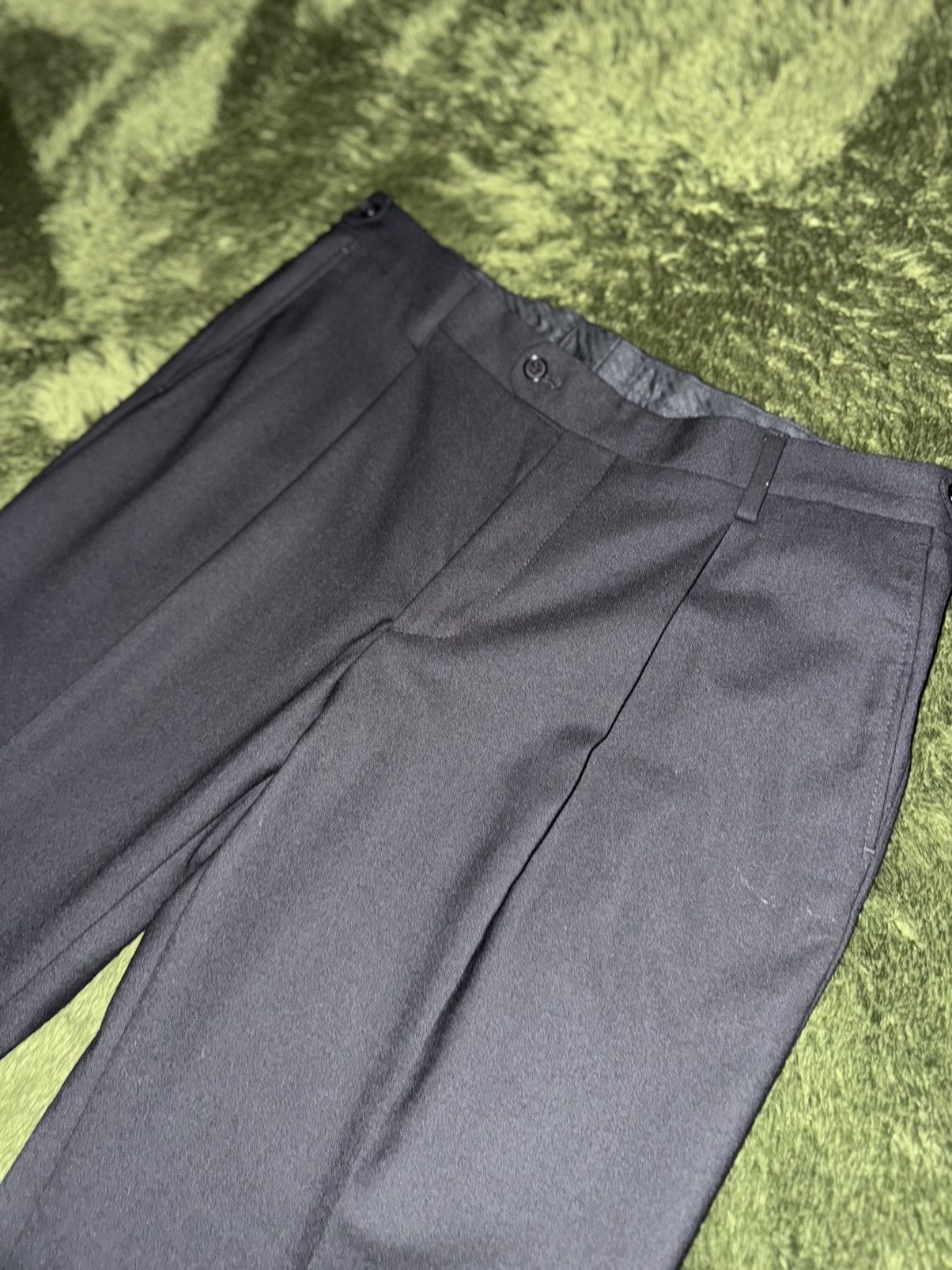 Sunflower [54] SUNFLOWER Pintuck Loose-Fit Trousers slacks black Size 54R - 2 Thumbnail